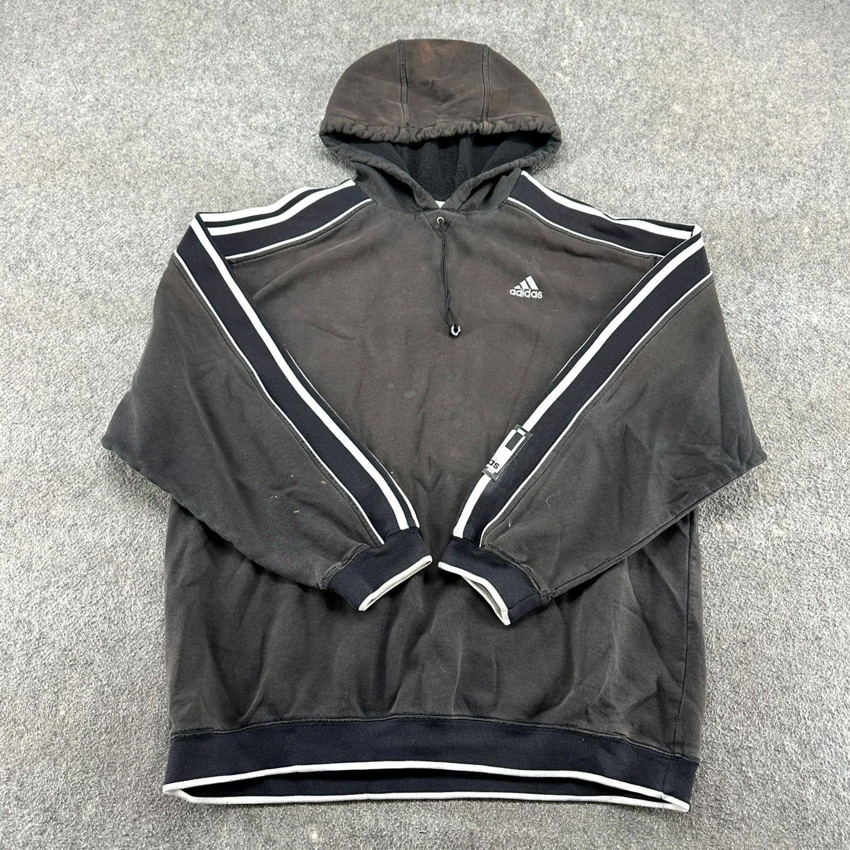 Adidas VINTAGE adidas Hoodie Mens L Black Pullover Stripe Distressed Sun Faded 90s Size US L / EU 52-54 / 3 - 2 Thumbnail