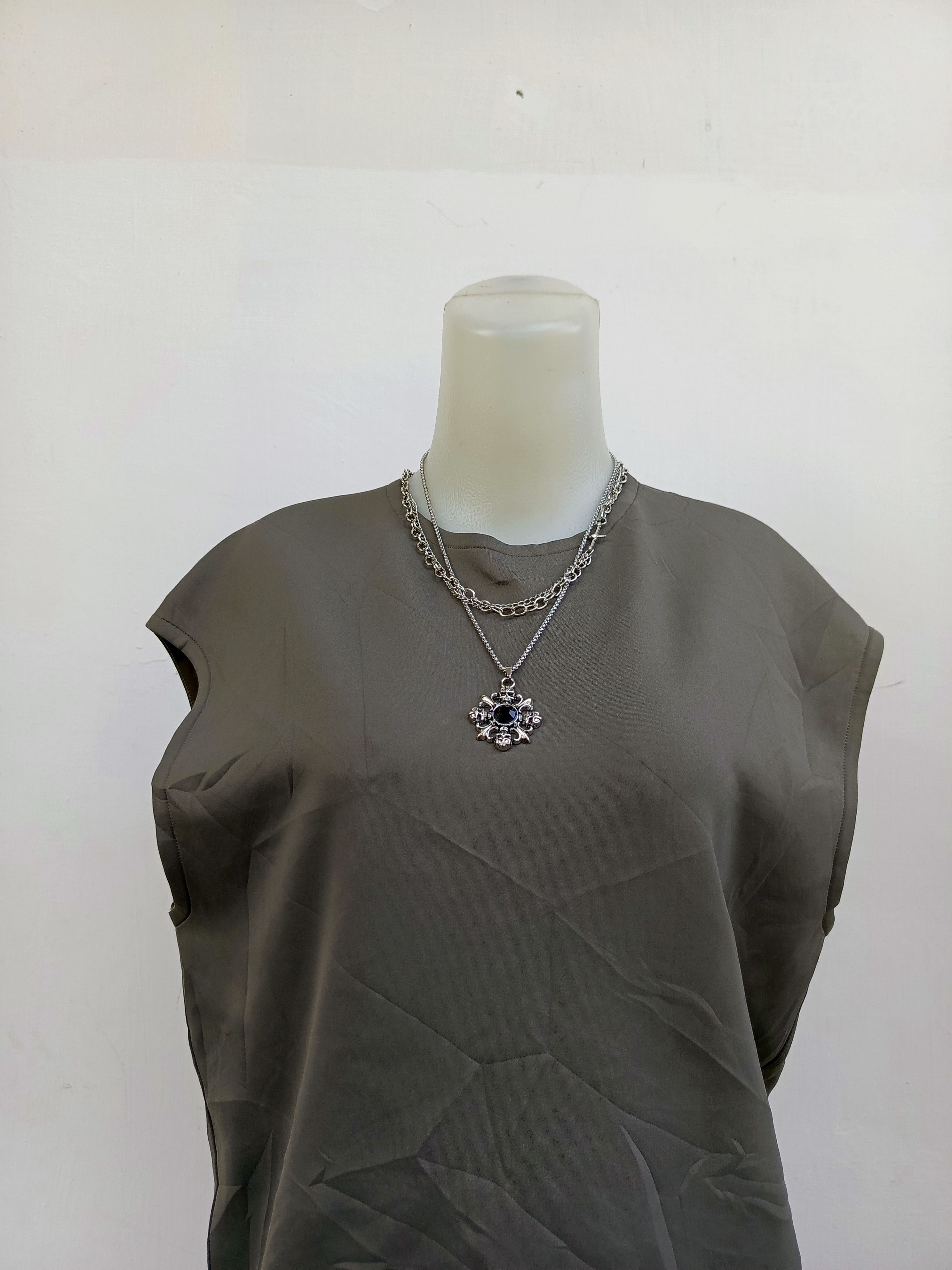 Japanese Brand Stumin Olive Top Sleeveless Clean Minimal Style Size S / US 4 / IT 40 - 2 Thumbnail