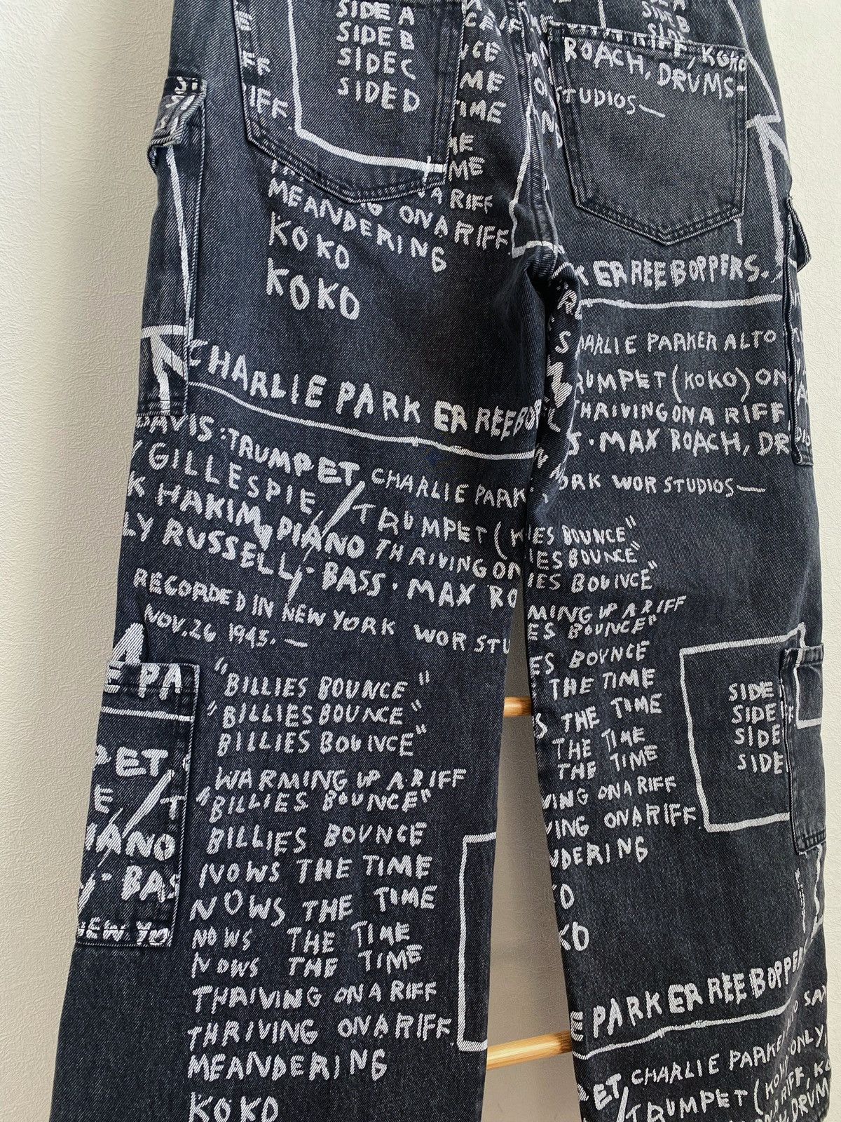 H&M × Jean-Michel Basquiat × Who Decides War Who Decides War Baggy denim jeans H&M x Basquiat x Ev&Tela Size US 34 / EU 50 - 20 Thumbnail