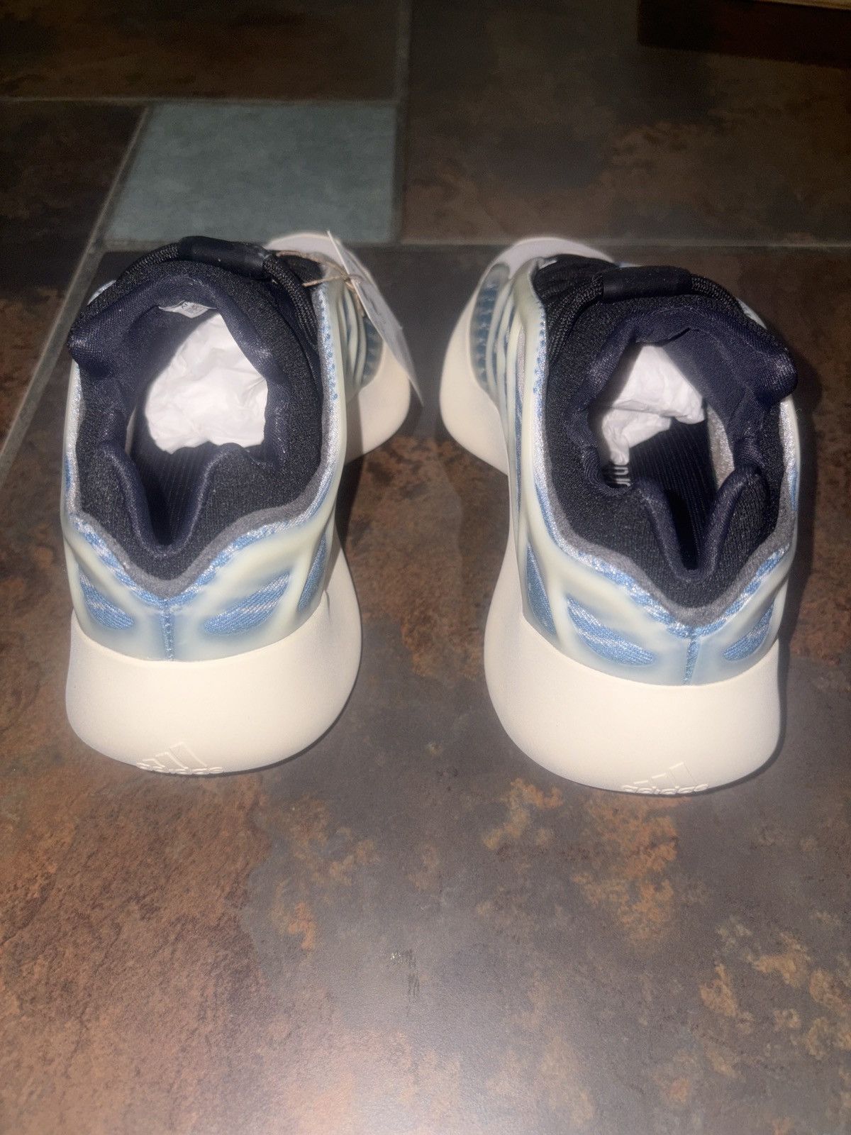 Adidas × Kanye West Adidas Yeezy 700 V3 “Kyanite” Size 5 Size US 5 / EU 37 - 4 Thumbnail