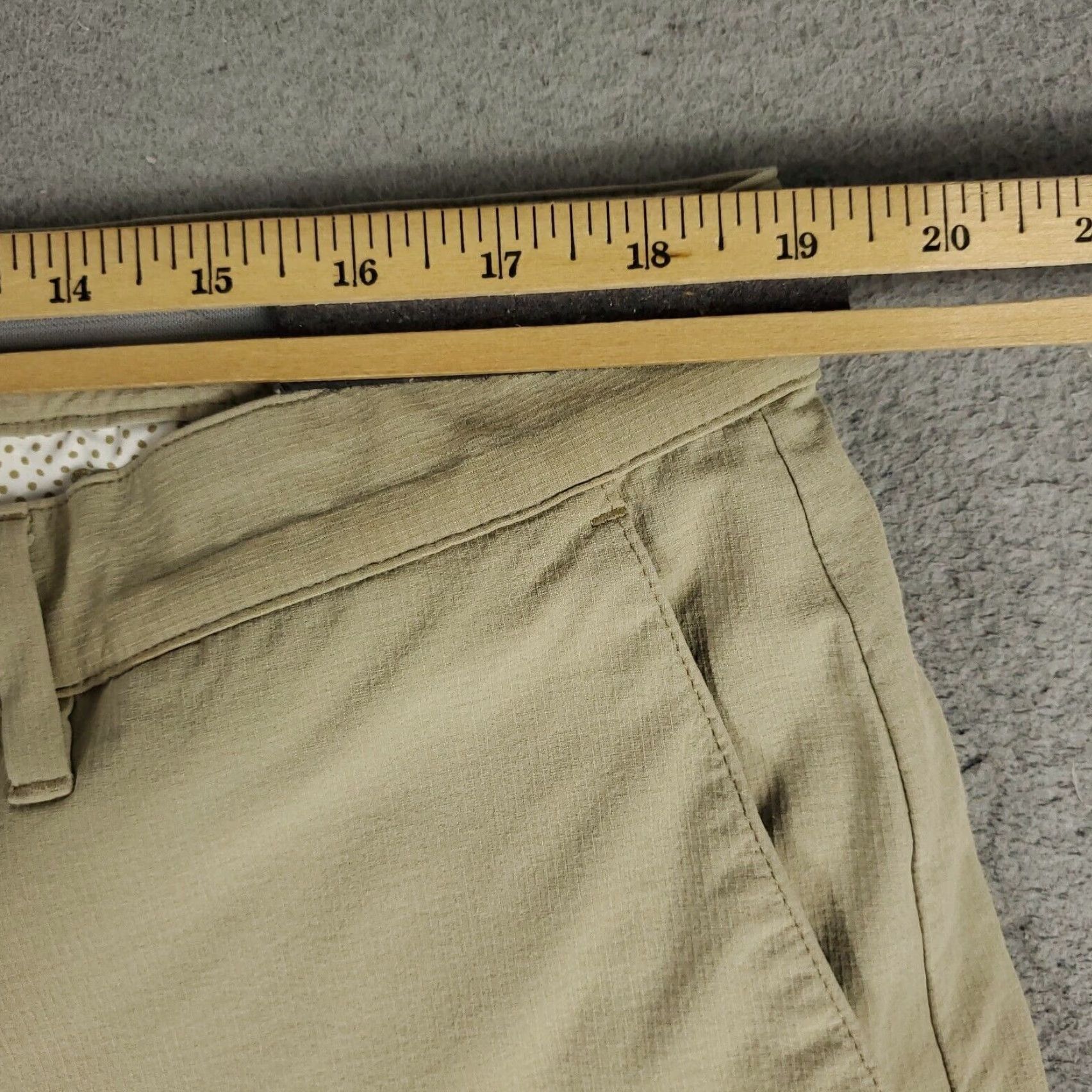 Tommy Bahama VINTAGE Tommy Bahama Shorts Mens 40 Beige Stretch Nylon Flat Front Chino Casual Men Size US 40 / EU 56 - 4 Thumbnail