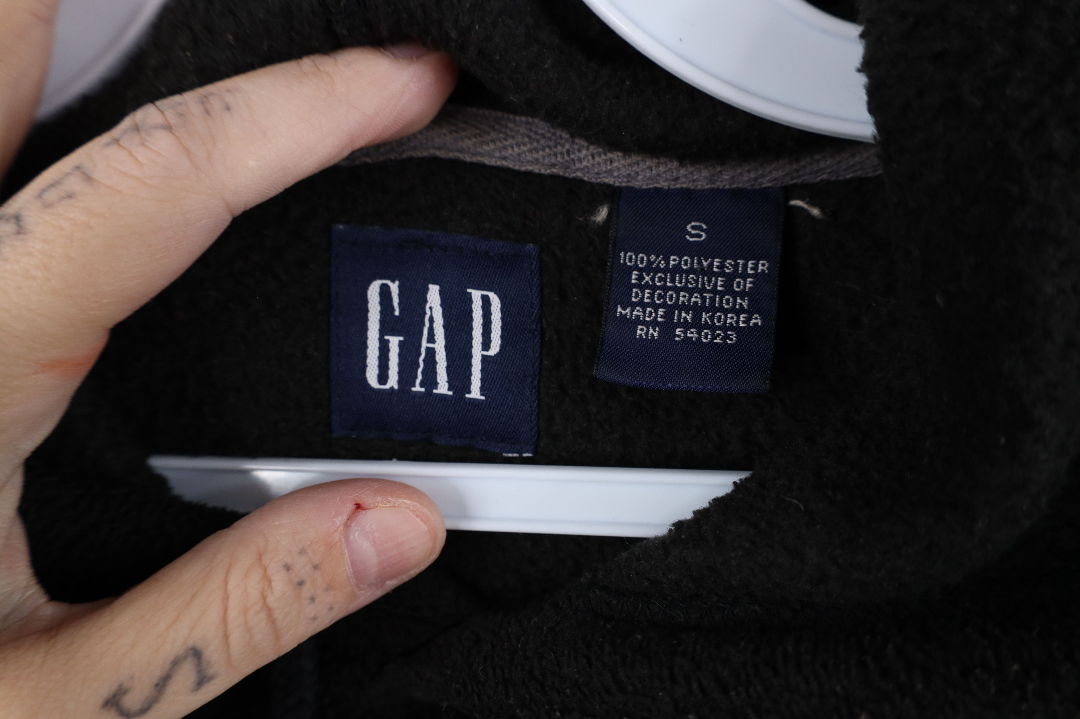 Gap Vintage 90s Y2K Gap Spell Block Letter Fleece Hoodie Black Size US S / EU 44-46 / 1 - 11 Thumbnail