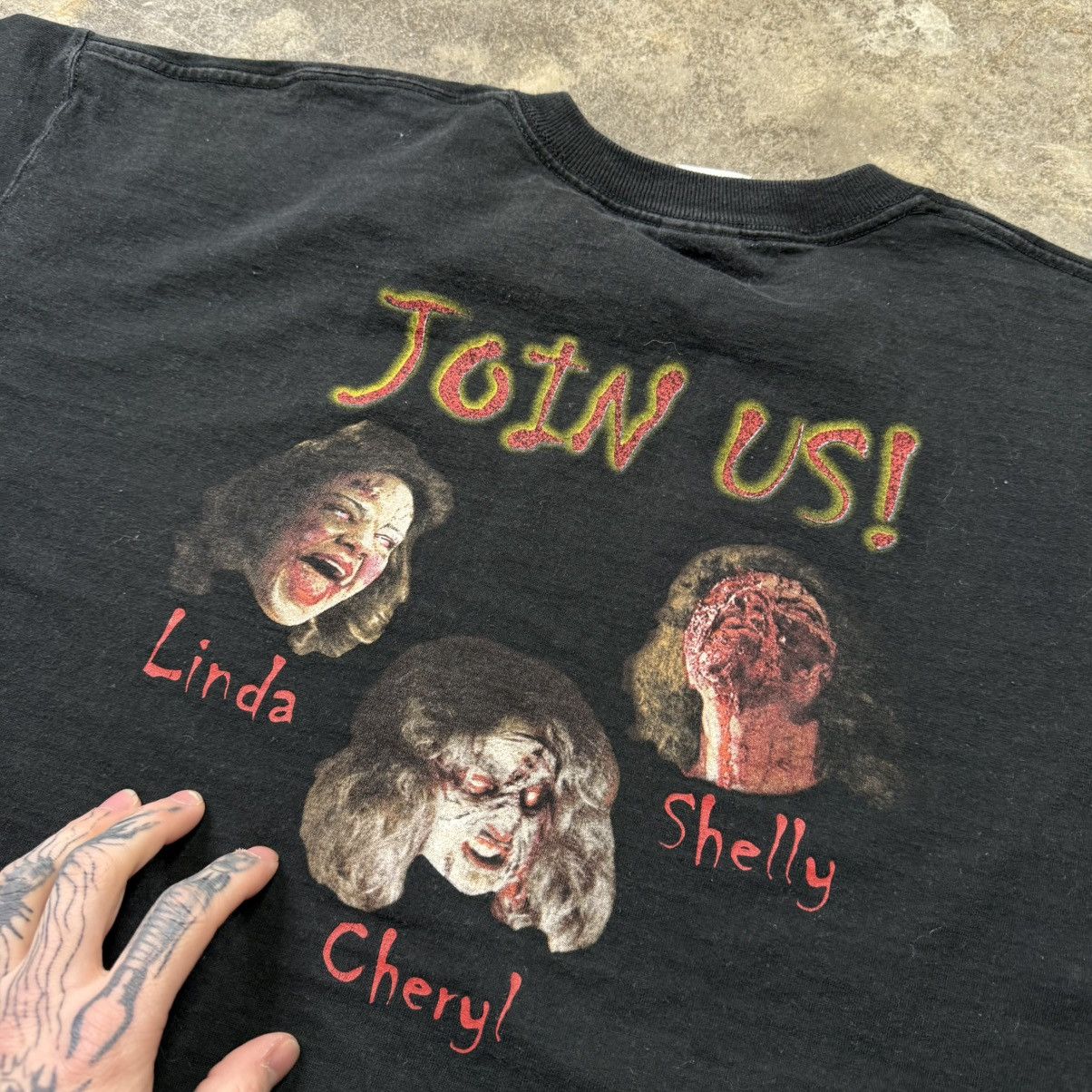 Vintage vintage the evil dead movie promo ladies of evil dead tshirt Size US XXL / EU 58 / 5 - 8 Thumbnail