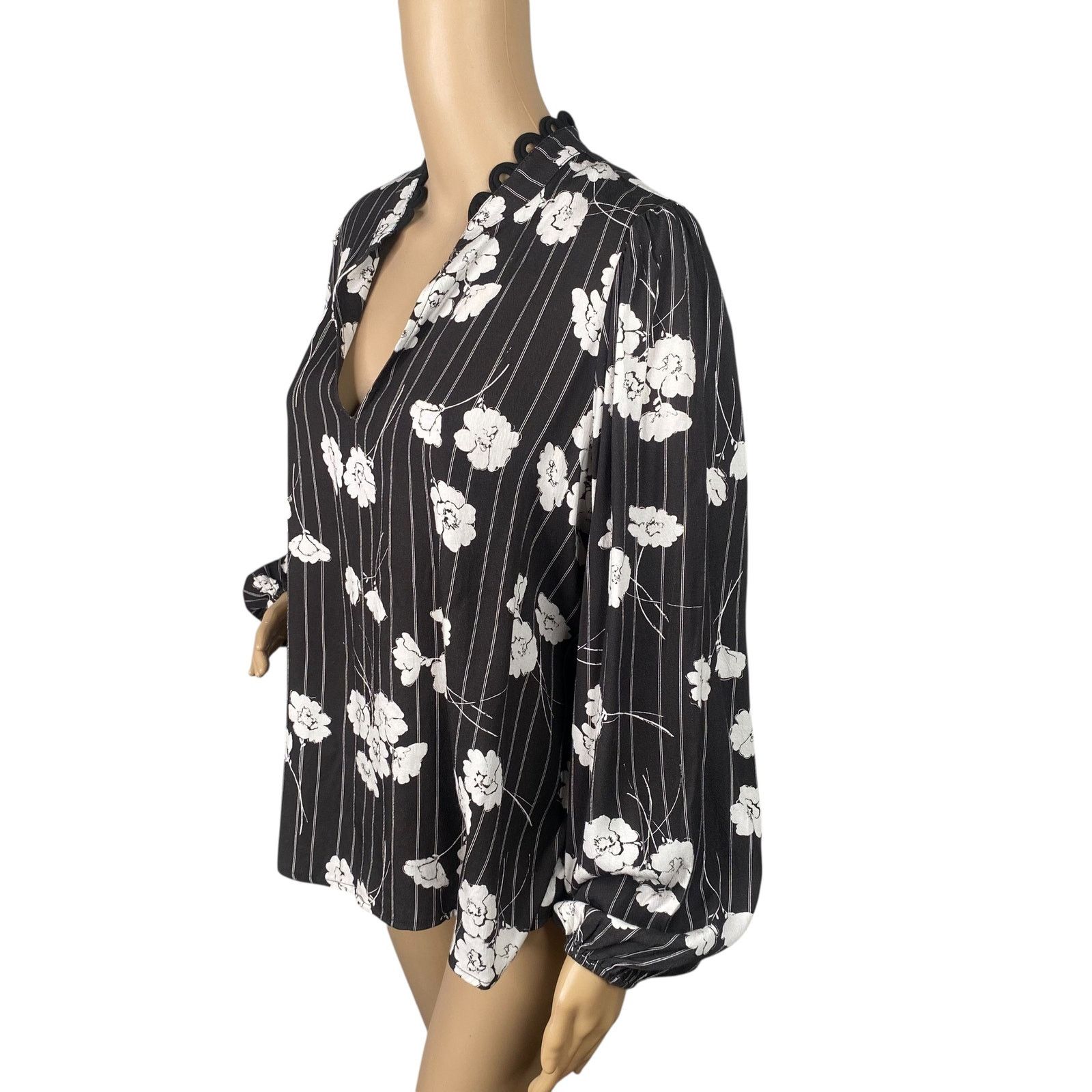 Anthropologie Anthropologie The Odells Black Floral Stripe Blouse SZ M Size M / US 6-8 / IT 42-44 - 8 Thumbnail