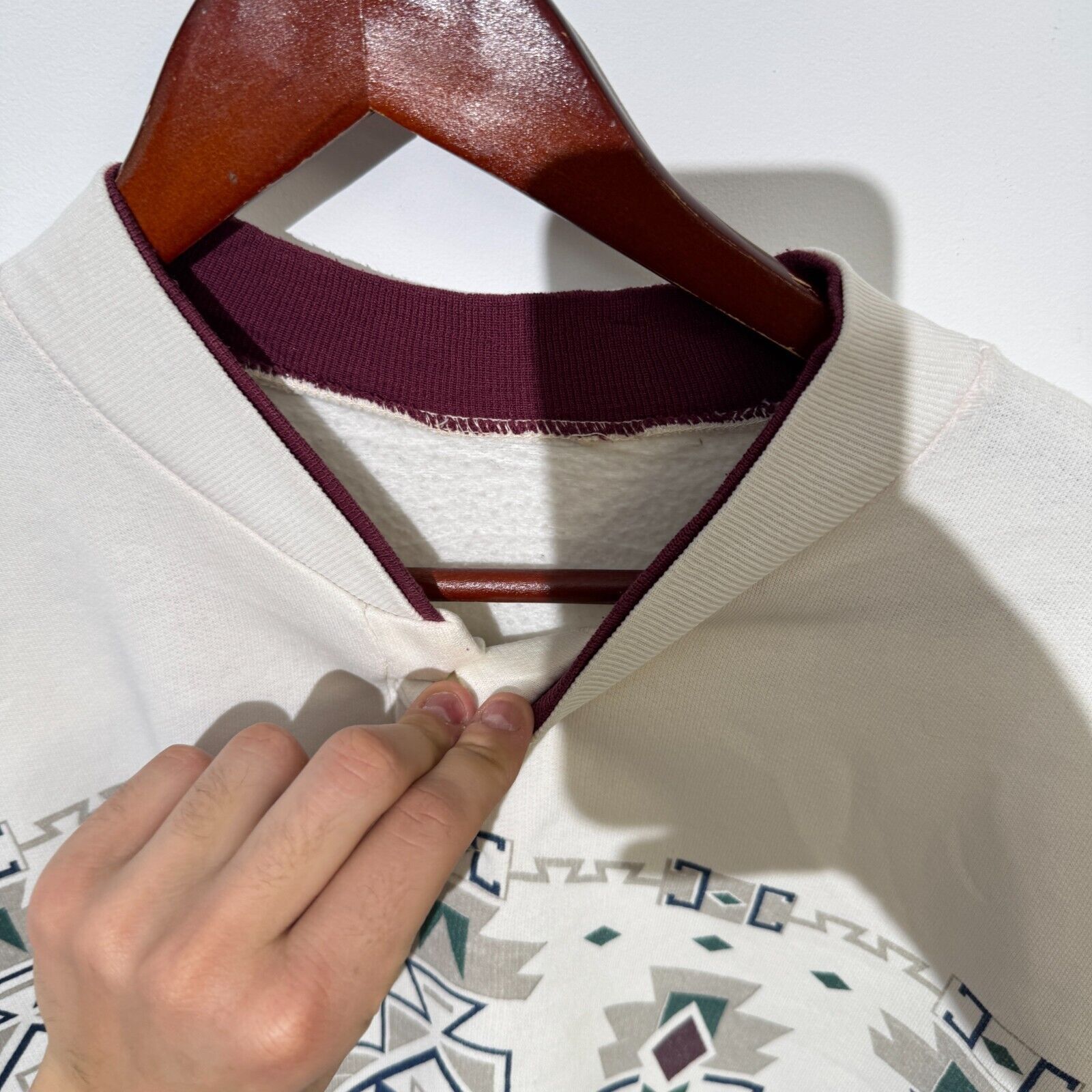 Vintage Vintage Unisex White Cotton Crewneck Size L Aztec 90s Y2k Size US L / EU 52-54 / 3 - 8 Thumbnail
