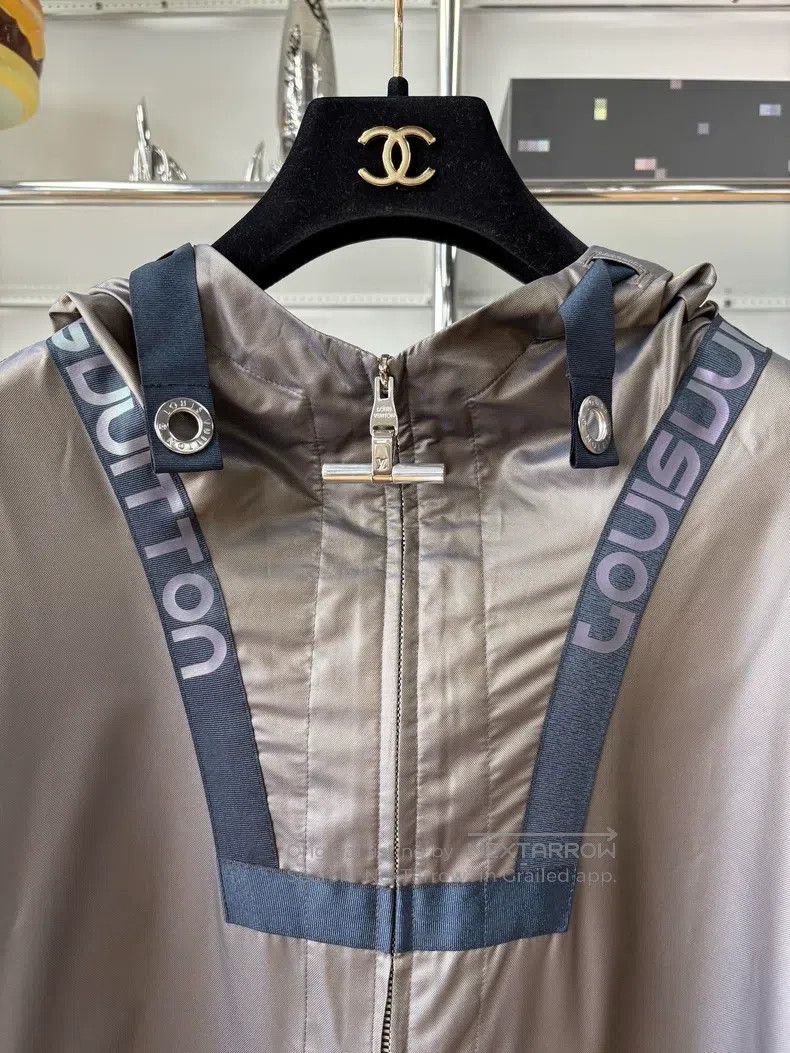 Louis Vuitton Louis Vuitton Laser Letter Windbreaker coat Size US S / EU 44-46 / 1 - 2 Thumbnail