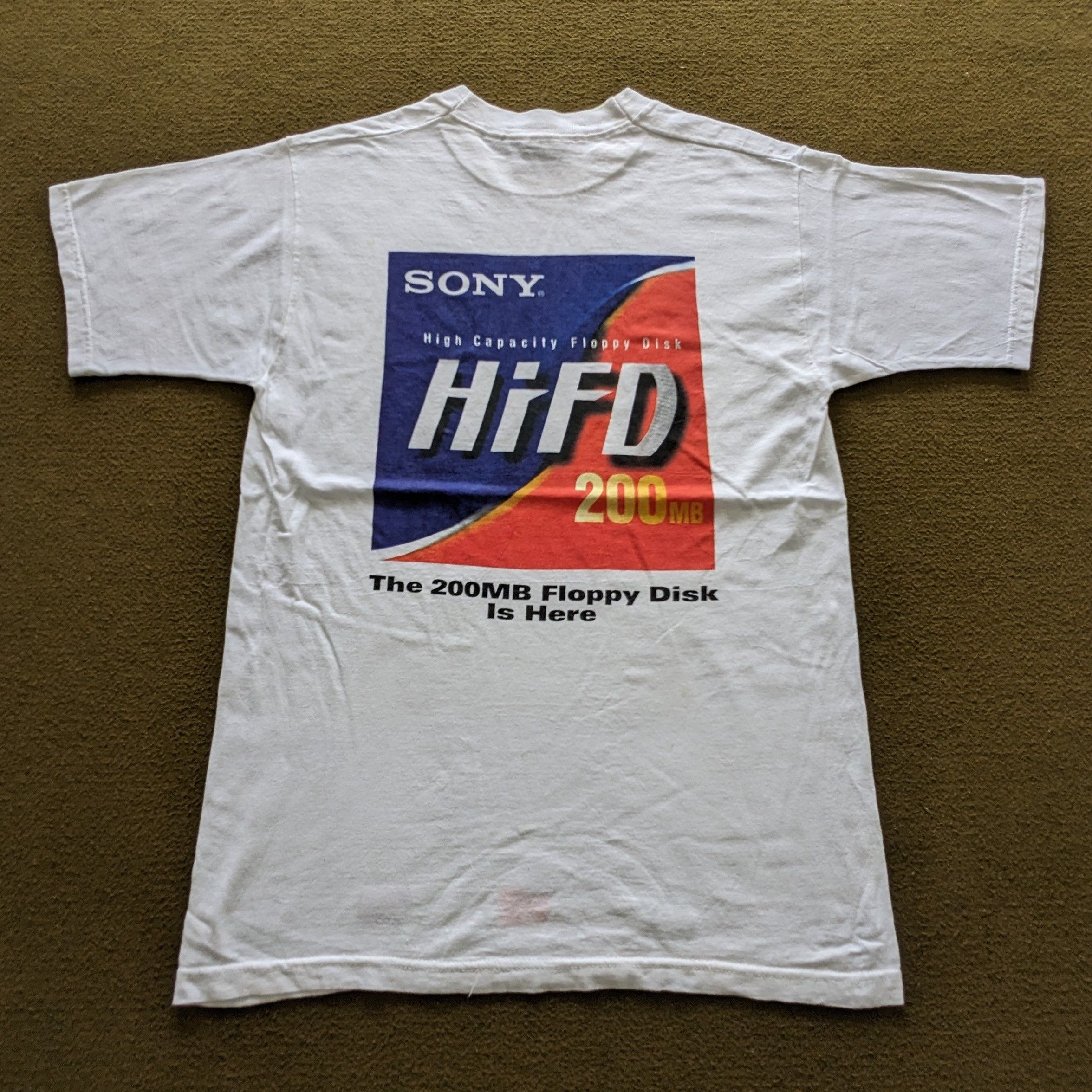 Vintage Vintage SONY HiFD The 200MB Floppy Disk Japanese T-shirt Size US S / EU 44-46 / 1 - 1 Thumbnail