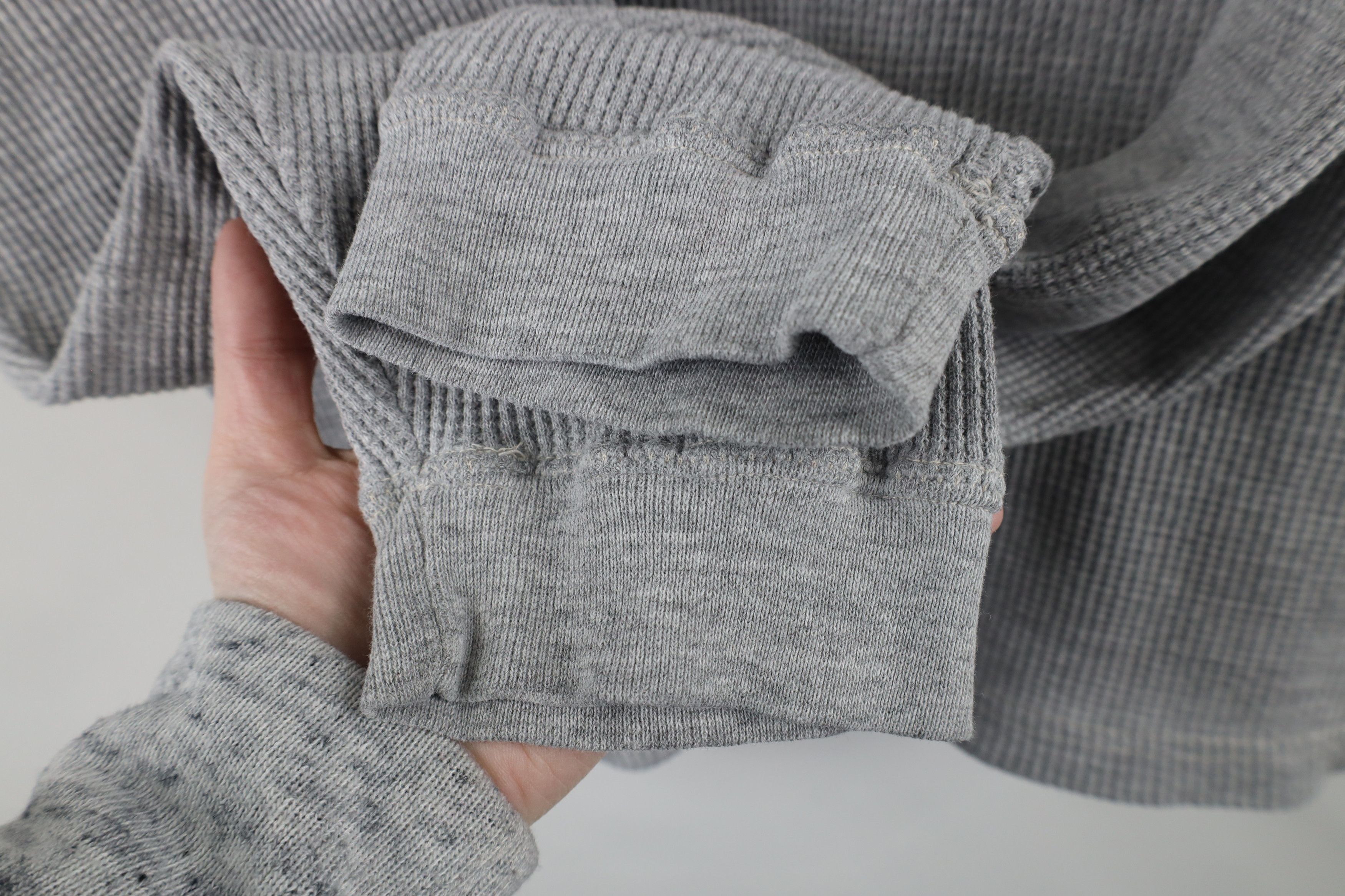 Vintage Vintage 90s Streetwear Waffle Knit Henley T-Shirt Gray Size US L / EU 52-54 / 3 - 7 Thumbnail