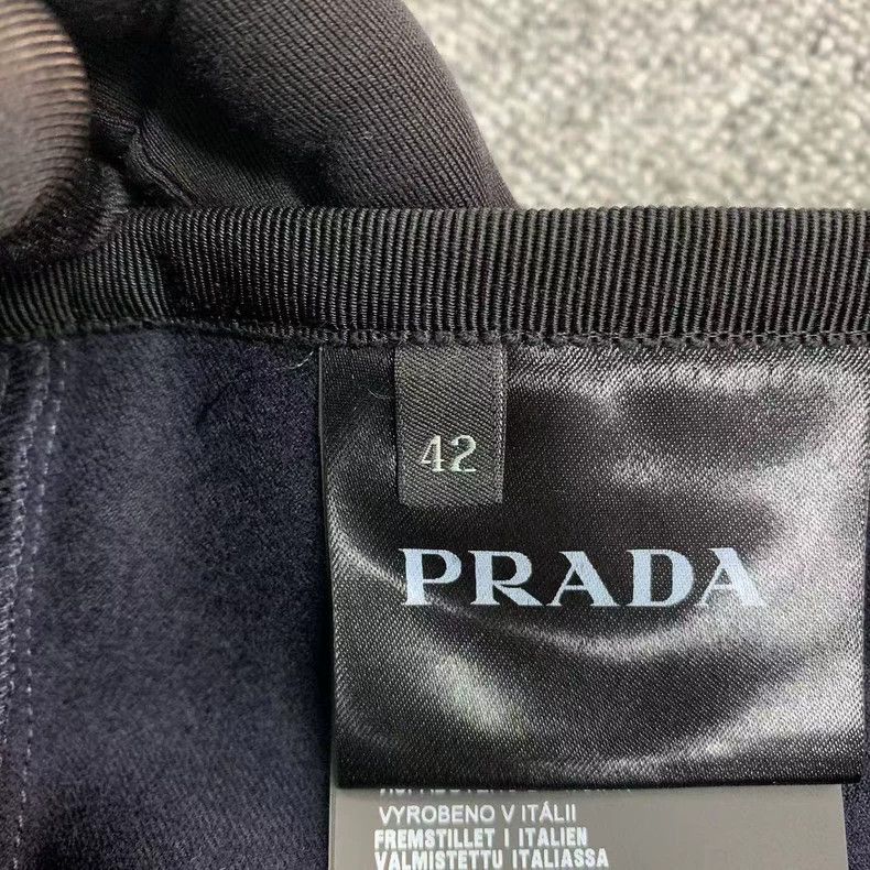 Prada Prada High-waisted wrinkled skirt 2503-Nextarrow Size 27" / US 4 / IT 40 - 4 Thumbnail