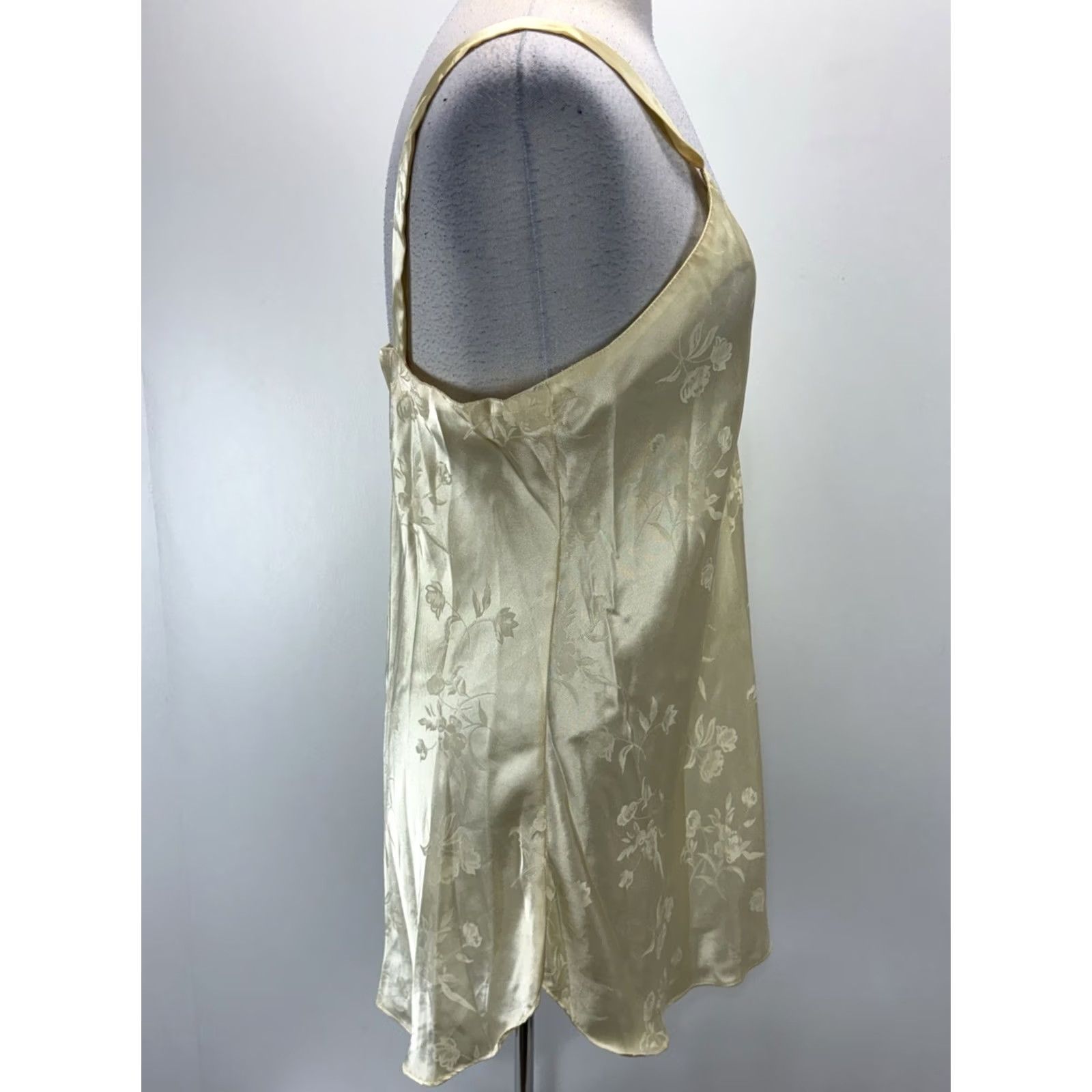 Vintage VINTAGE Morgan Taylor Satin Floral Damask Nightgown Women’s L Butter Yellow Nightie 90s Womens Size ONE SIZE - 4 Thumbnail
