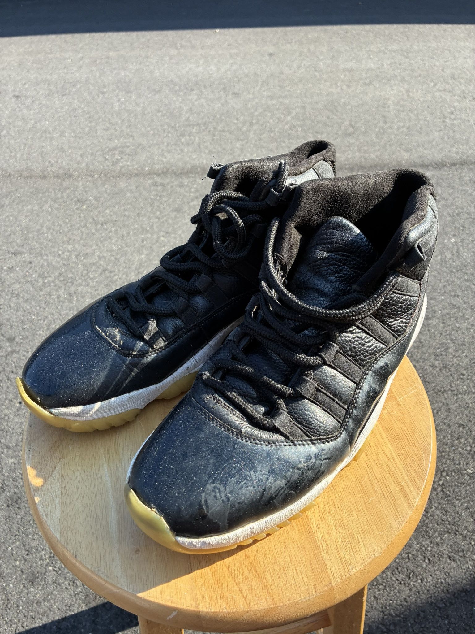 Jordan Brand Nike Air Jordan 11 72-10 Mens 12 XI Black Retro Bred Size US 12 / EU 45 - 4 Thumbnail