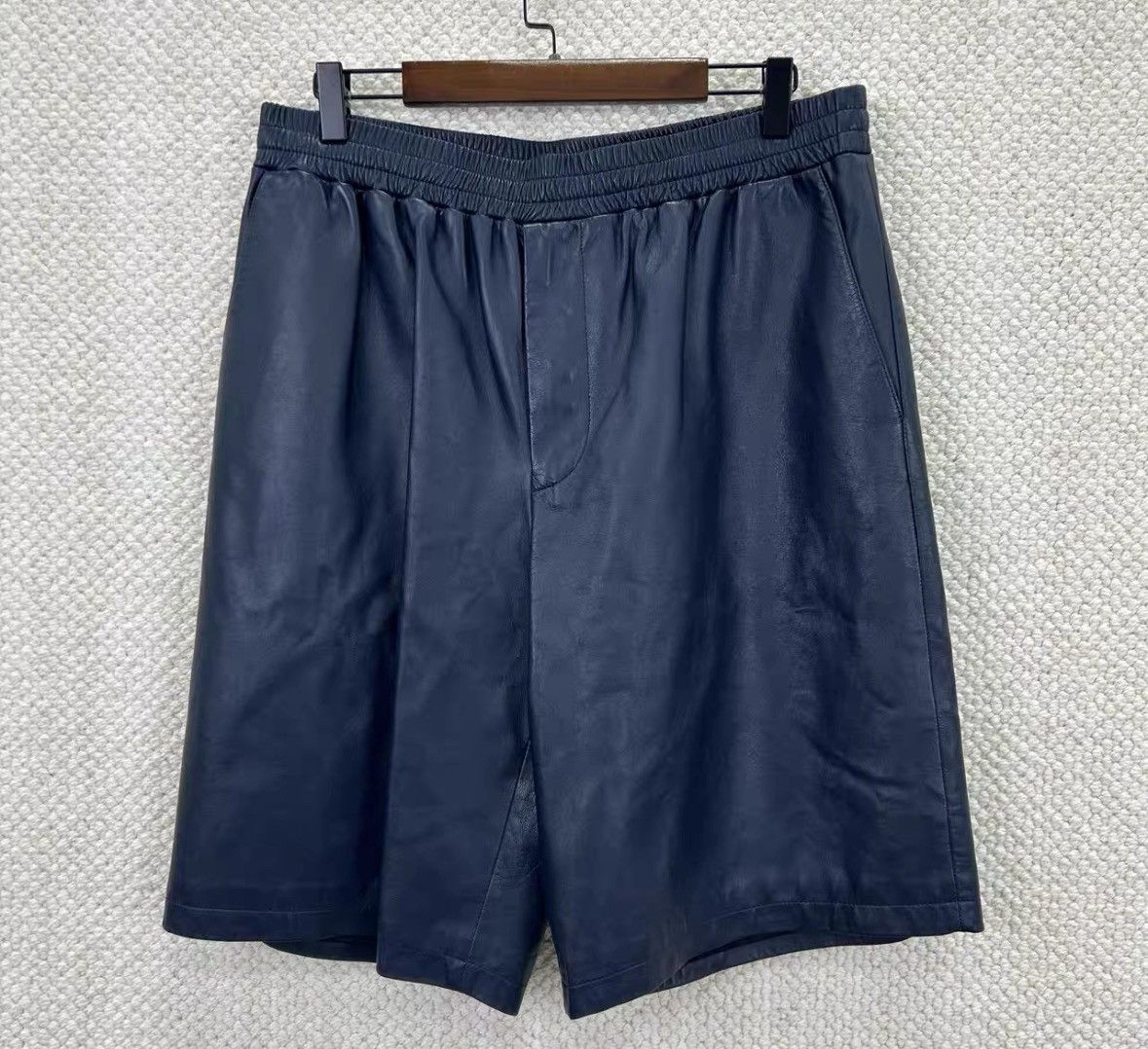 Prada Prada Sheepskin shorts 2505-Nextarrow Size US 34 / EU 50 - 1 Thumbnail