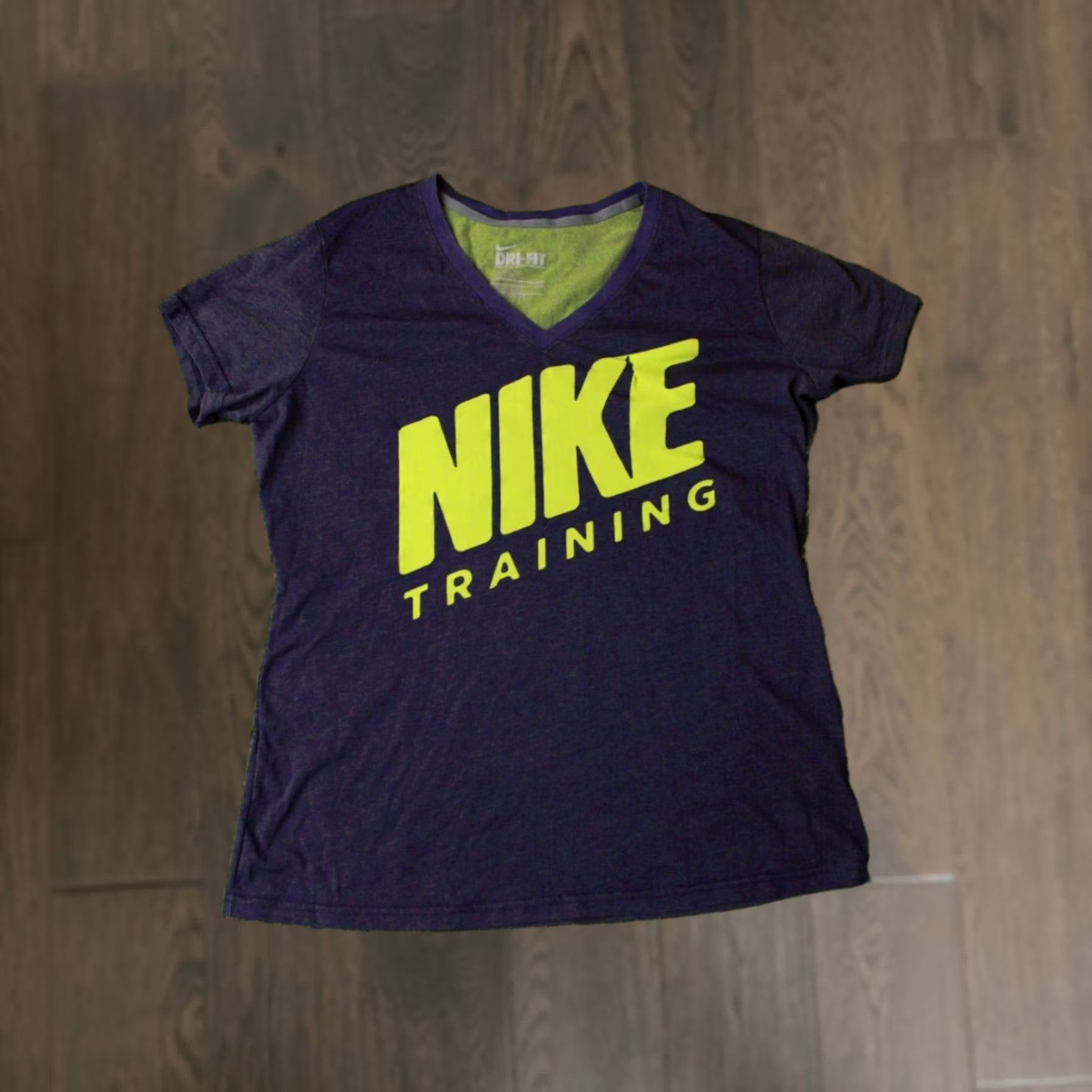 Nike NIKE Dri-FIT RUNNING SHIRT Women XL Violet Jersey Short Sleeve 2012 T-Shirt Training Nike Dri-Fit RUNNING WOMEN Shirt Jersey Tee XL Violet Size XL / US 12-14 / IT 48-50 - 1 Thumbnail