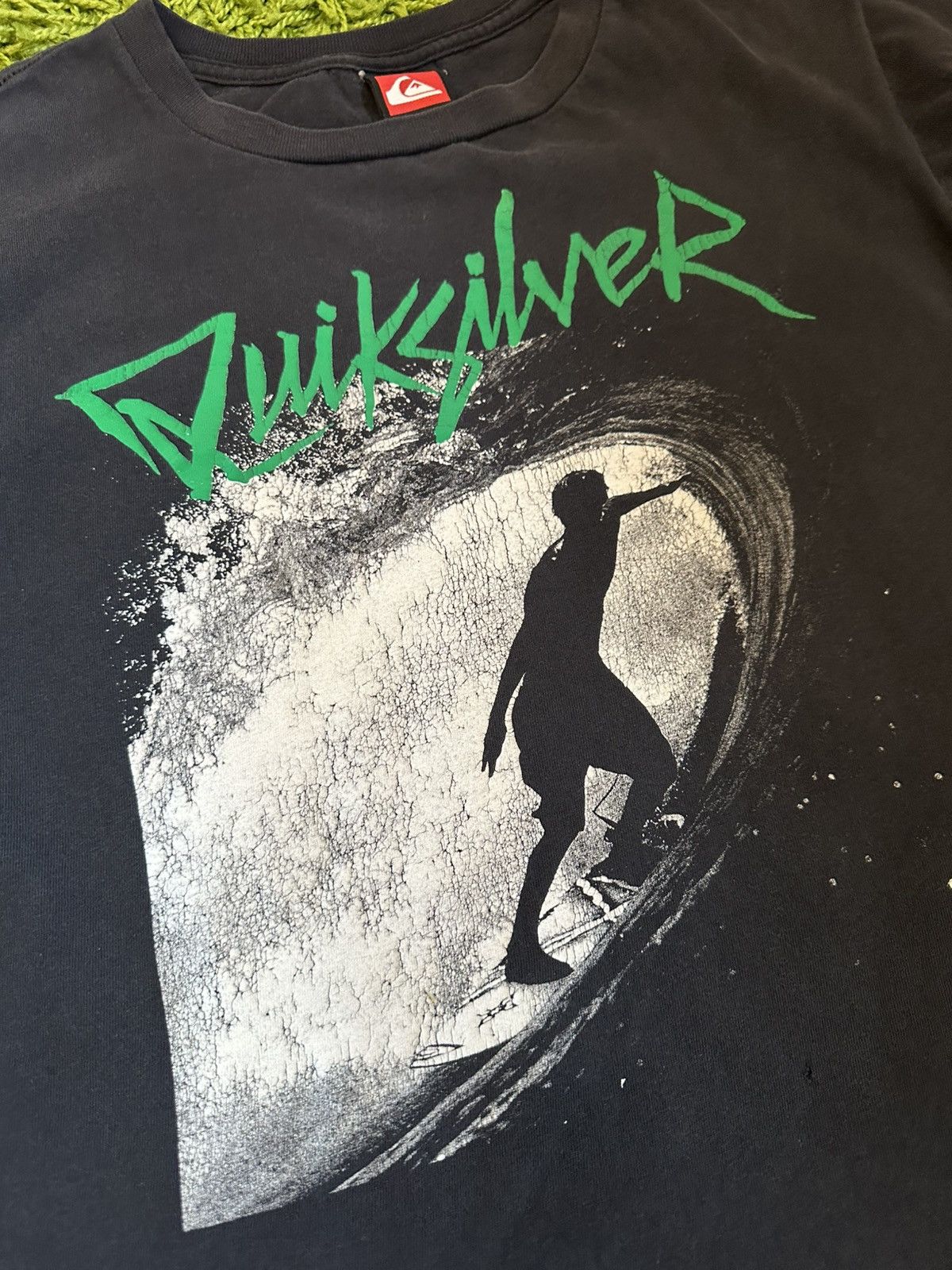 Quiksilver 🏄‍♂️ distressed vintage Y2K Quiksilver surf tee Size US S / EU 44-46 / 1 - 1 Thumbnail