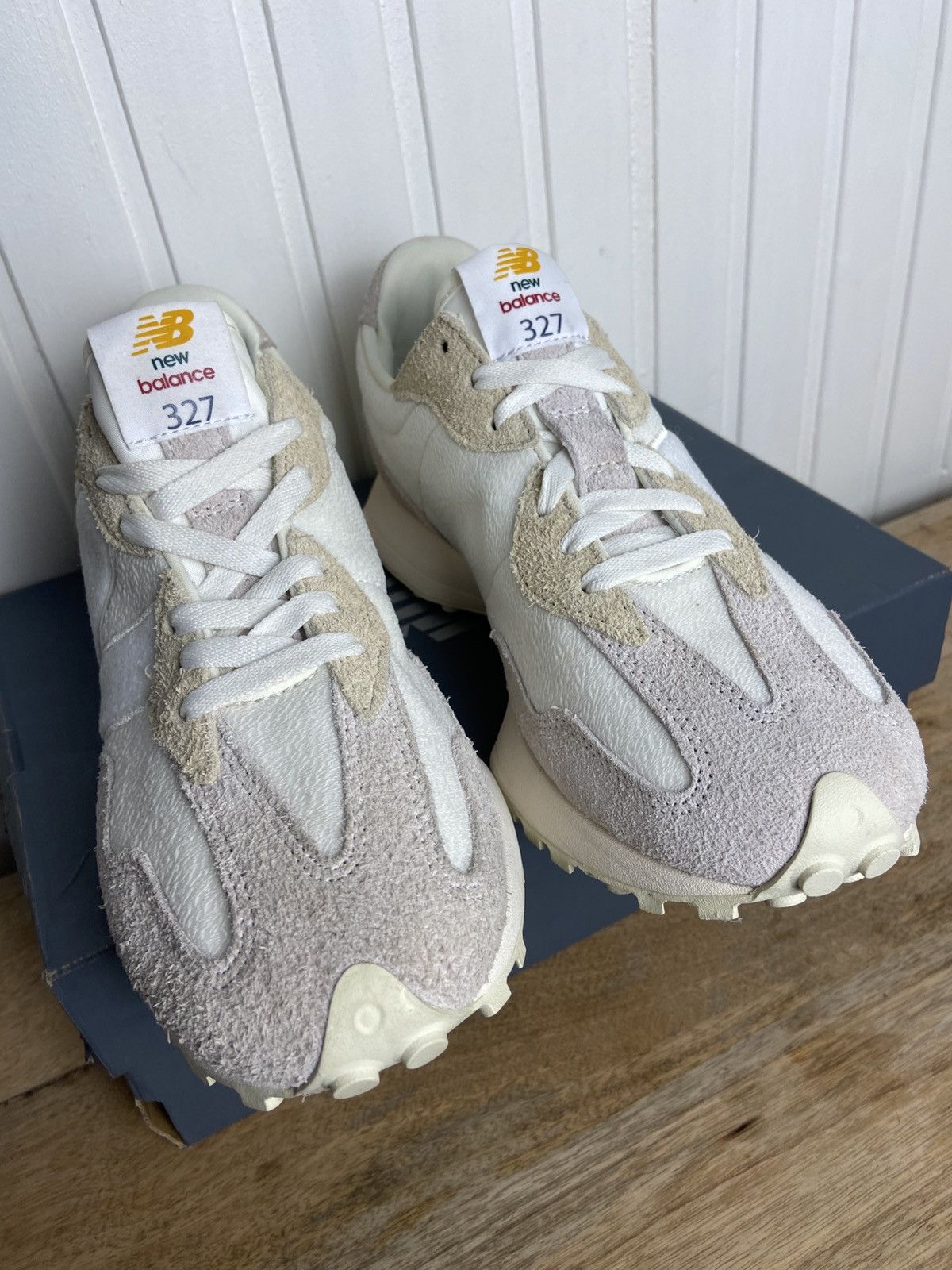 New Balance New Balance 327 "Beige Timberwolf" New Authentic 10US Size US 10 / EU 43 - 15 Thumbnail