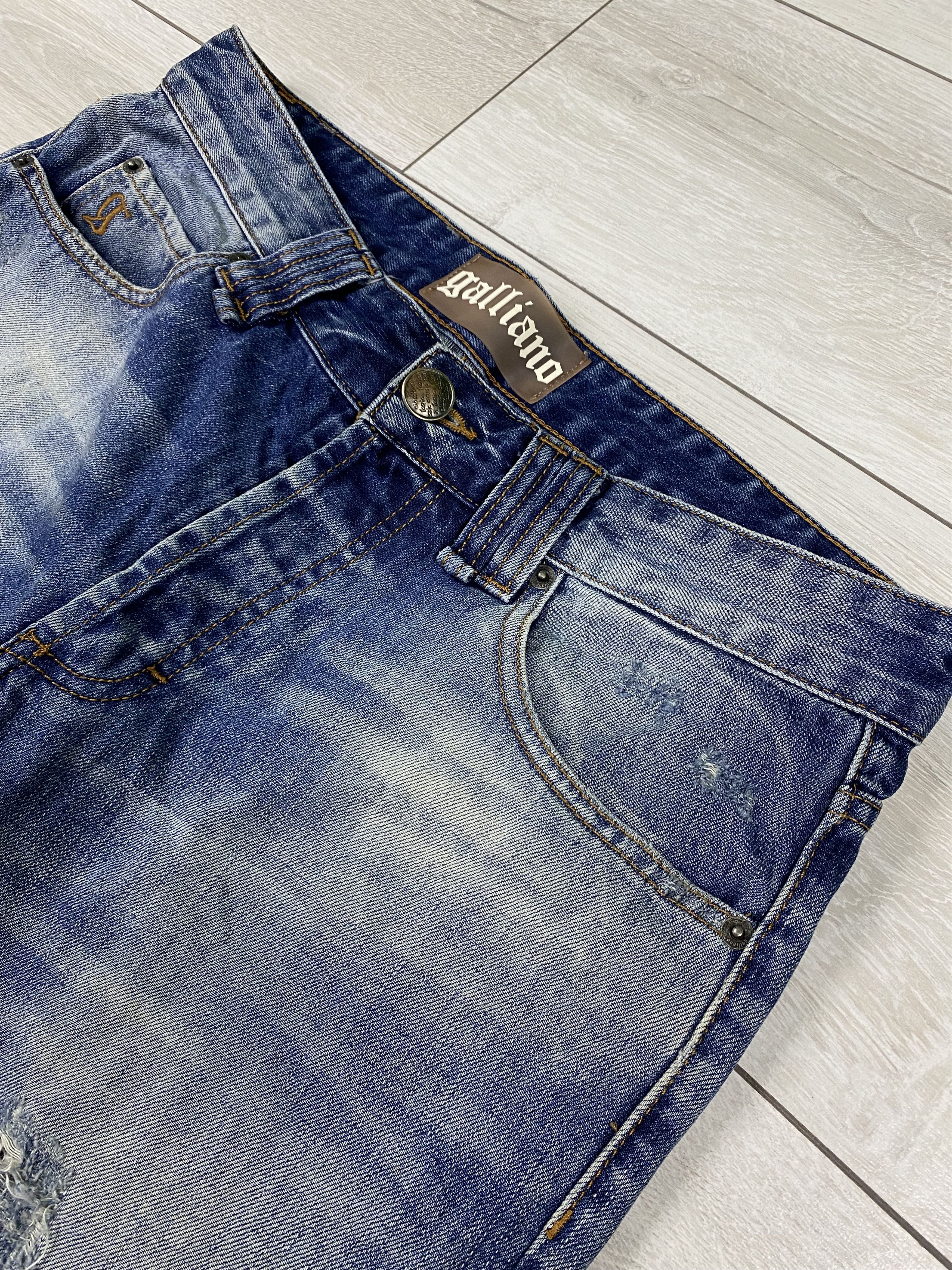 John Galliano Vintage John Galliano distressed straight jeans size 32 Size US 32 / EU 48 - 11 Thumbnail