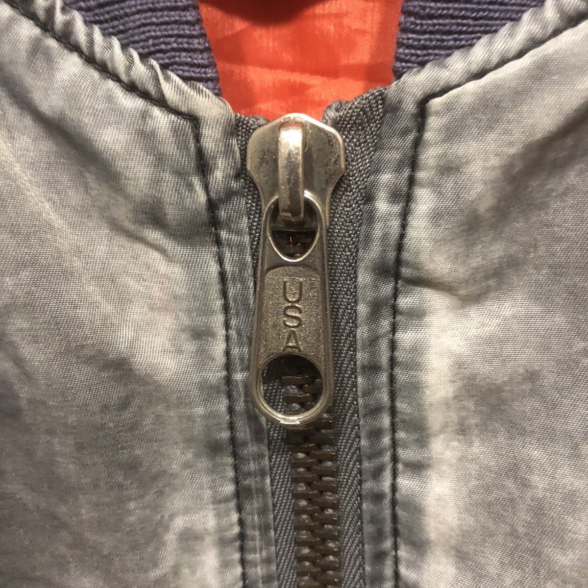 Vintage Vintage Bomber Jacket Silver Distressed Size US M / EU 48-50 / 2 - 4 Thumbnail