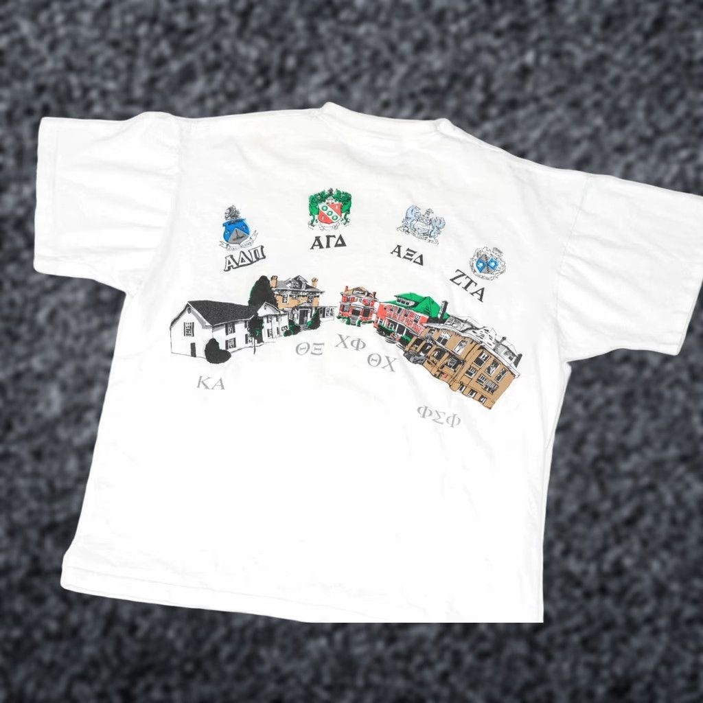 Fruit Of The Loom VINTAGE West Virginia Wesleyan College Tee XL Greek Row Fraternity 90s Single Stitch White Nike Size US XL / EU 56 / 4 - 1 Thumbnail