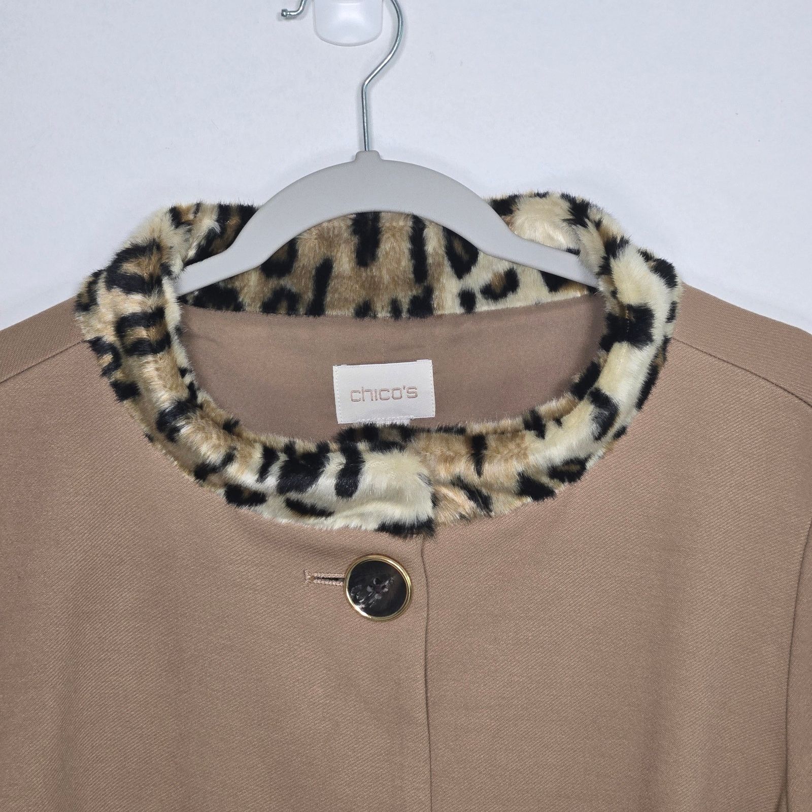 Chicos Chico's Women's Swing Jacket With Faux Fur Collar. Size 2. Size L / US 10 / IT 46 - 4 Thumbnail