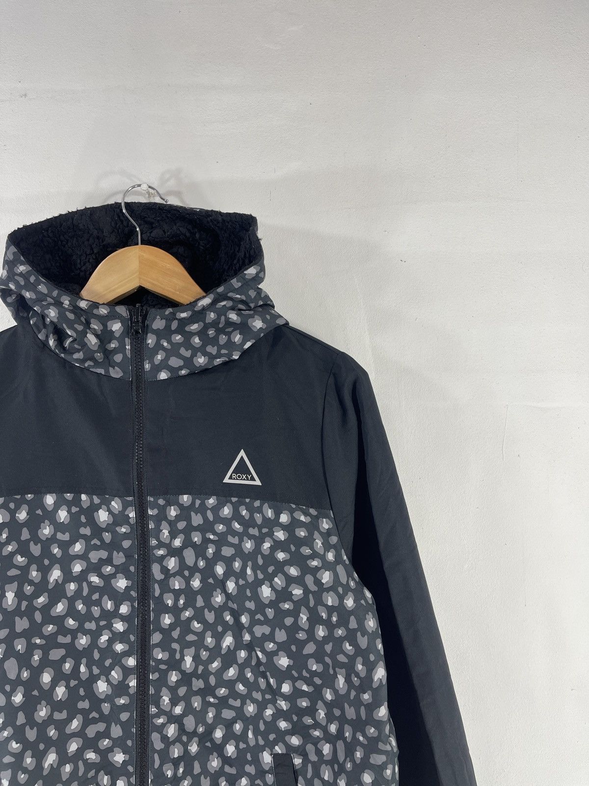Japanese Brand × Vintage Full Zipper ROXY Jacket Size US L / EU 52-54 / 3 - 2 Thumbnail