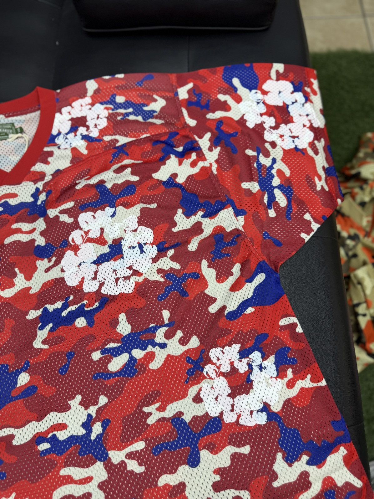 DENIM TEARS Denim Tears Red Camo Cotton Wreath Jersey Size XXL (NEW) Size US XXL / EU 58 / 5 - 2 Thumbnail