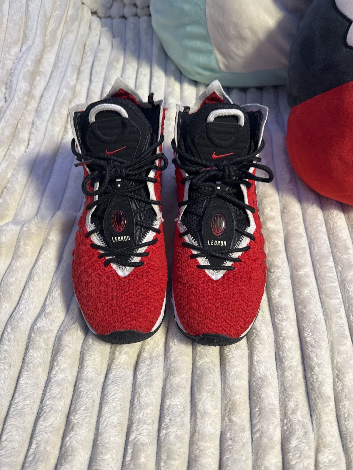 Nike Nike LeBron 17 RD/WH/BK Size US 8.5 / EU 41-42 - 3 Thumbnail