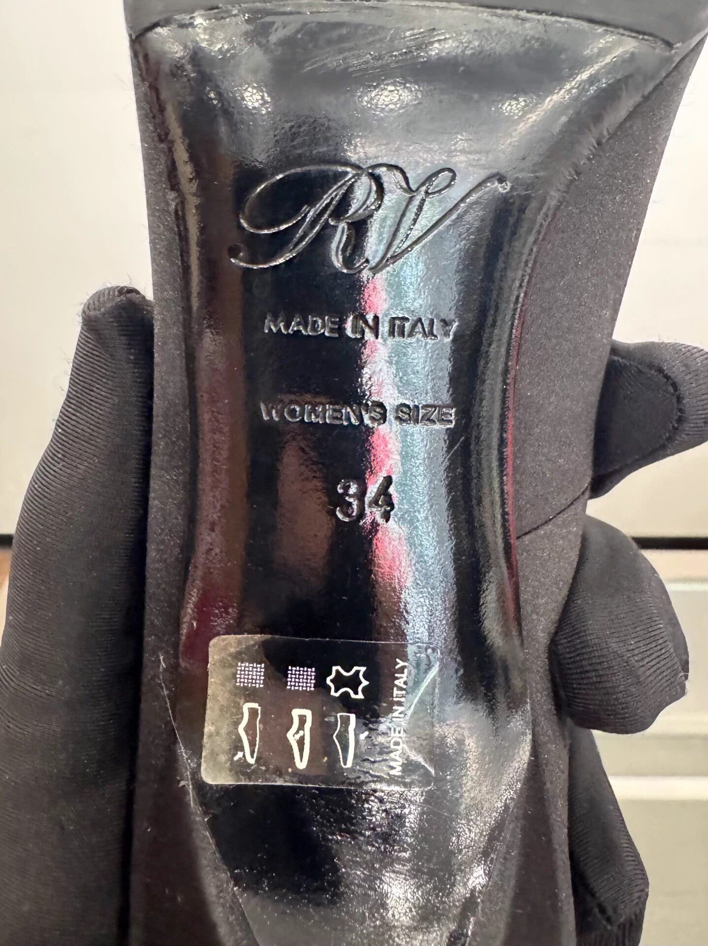 Roger Vivier RV Women Black Crystal Buckle 7cm Heels 34 99 New Size US 4 / IT 34 - 7 Thumbnail