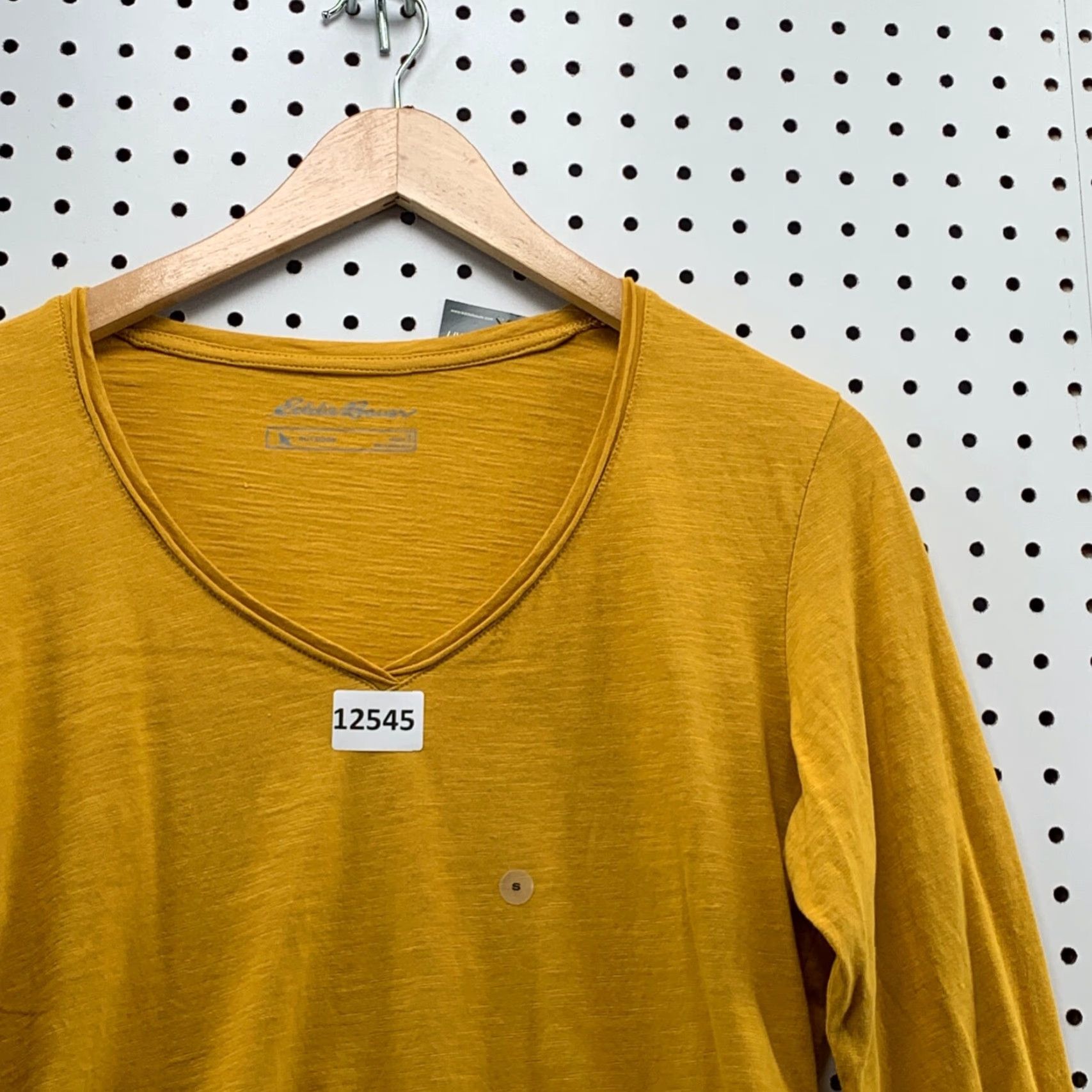 Eddie Bauer Eddie Bauer Womens Lightweight Tan V-Neck Blouse NWT Size Womens Small Crewneck Shirt Size S / US 4 / IT 40 - 2 Thumbnail