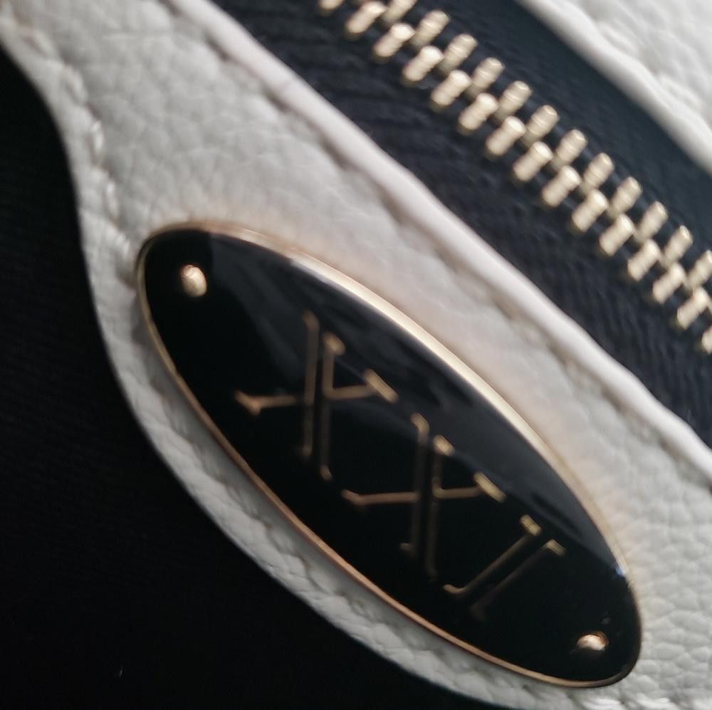 Forever 21 White Gold F21 Classic Mini Clutch Size ONE SIZE - 4 Thumbnail