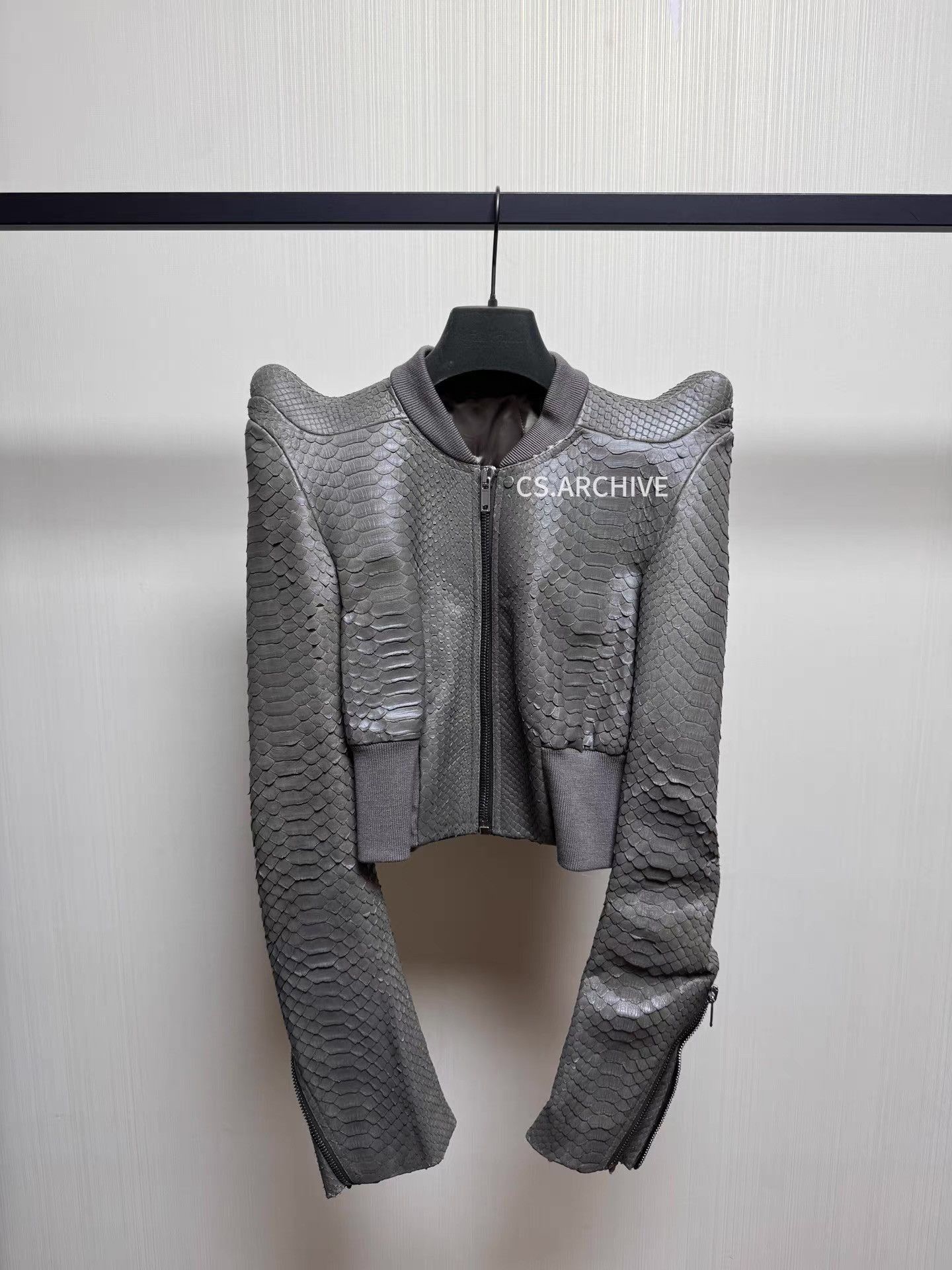 Rick Owens Gray Textured Cropped Bomber Jacket XS Size US XS / EU 42 / 0 - 1 Thumbnail