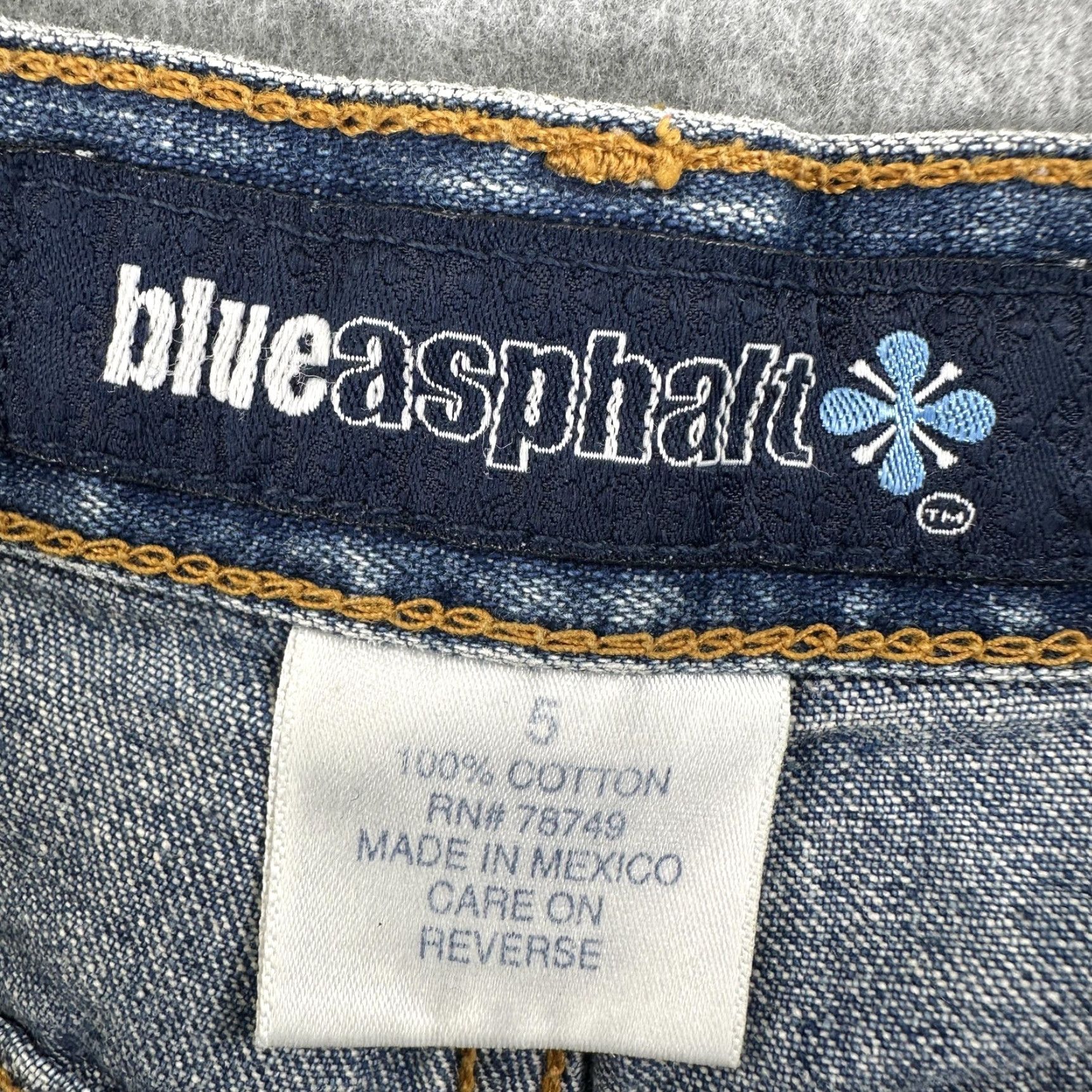 Denime Blue Asphalt Shorts Denim 5 Pocket Juniors Blue Distressed 5 Pocket Denim Hot Pants Casual Summer Womens/Mens Size 27" / US 4 / IT 40 - 2 Thumbnail