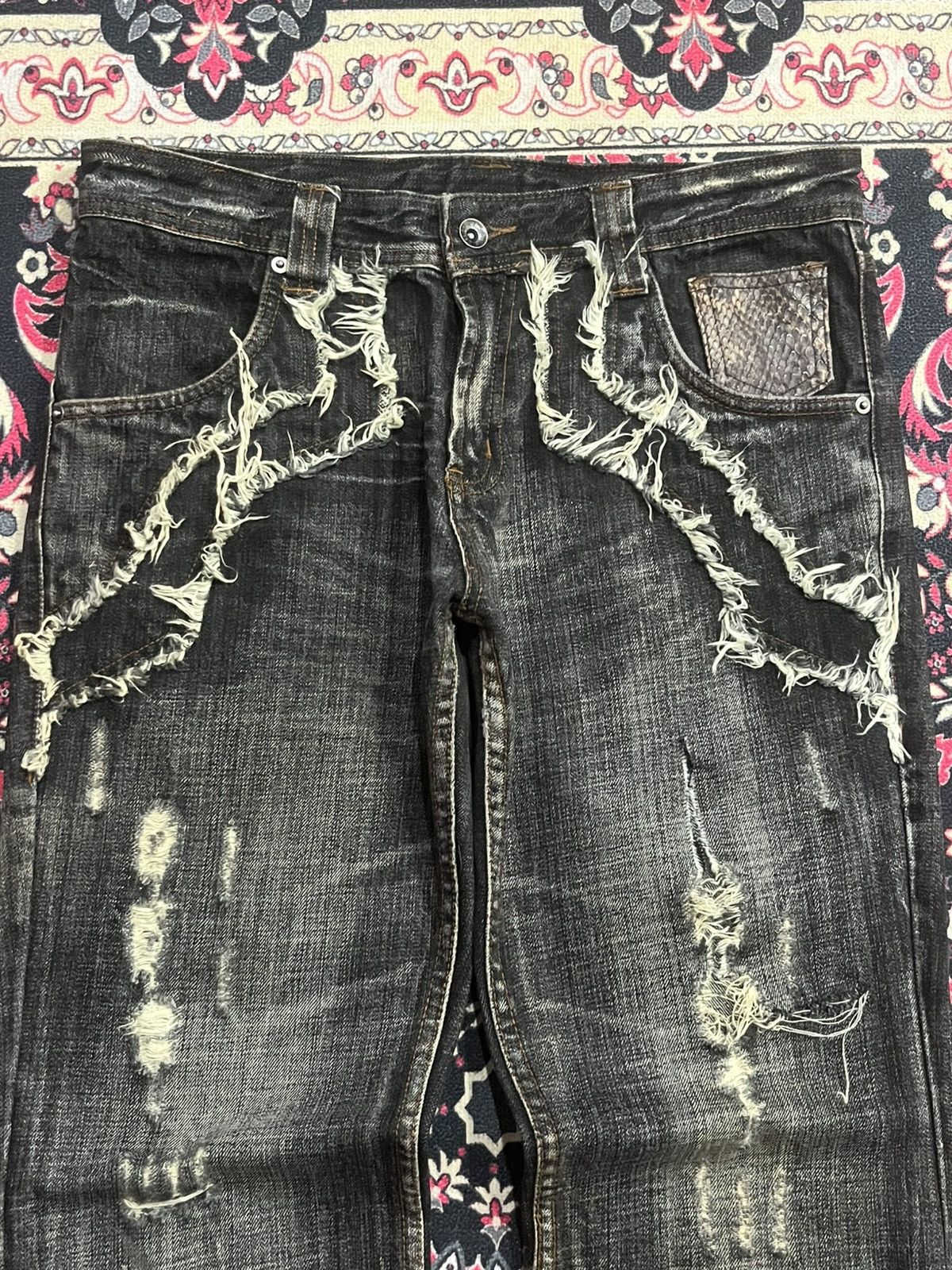 semanticdesign Semantic Design Snakeskin Distressing Fringe Mud Flare Jeans Size US 32 / EU 48 - 4 Thumbnail