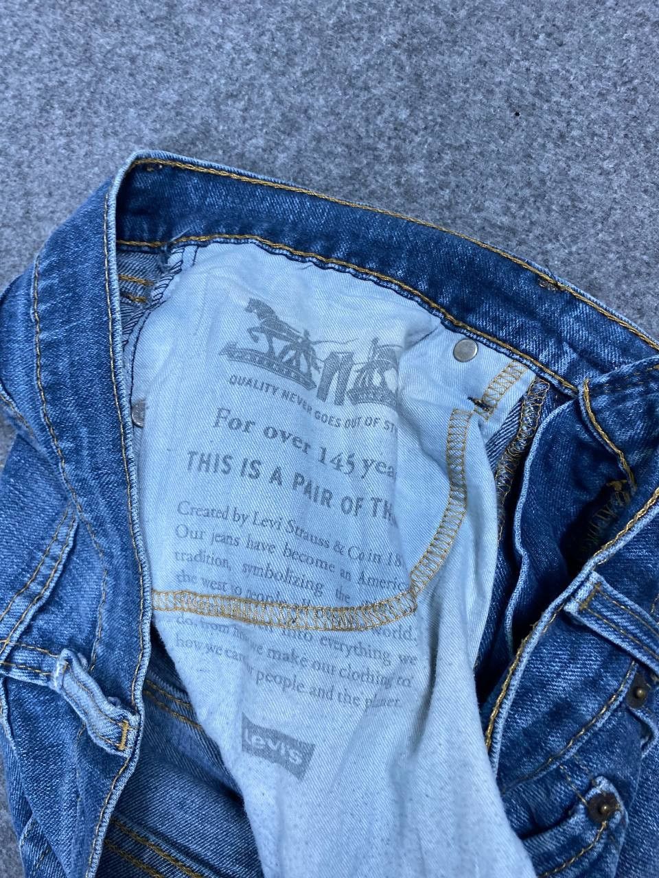 Levi's levis 505 distressed denim nice design Size US 35 - 12 Thumbnail