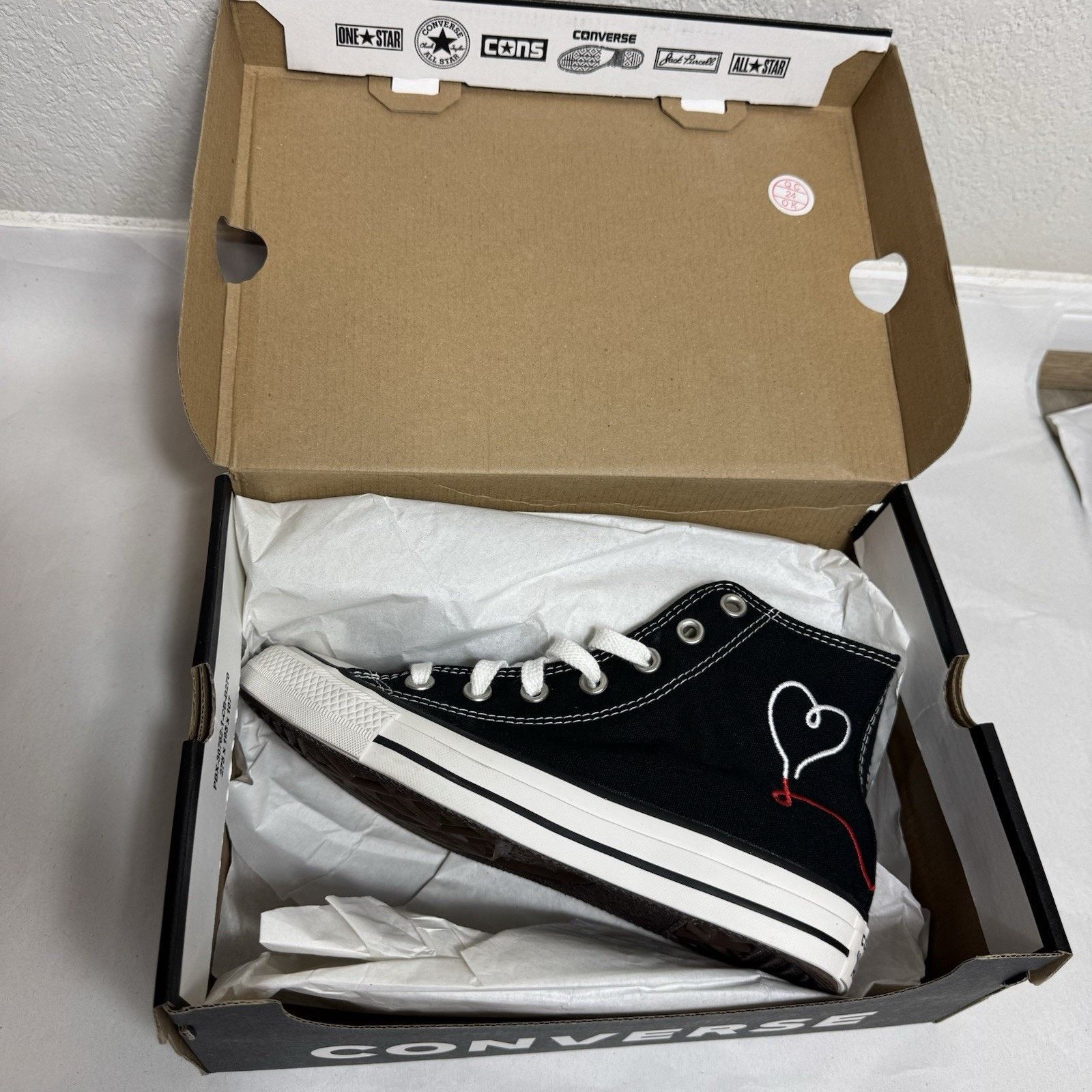 Converse Converse Chuck Taylor ‘Made with Love’ High Top Sneakers 7 Size US 7 / IT 37 - 12 Thumbnail