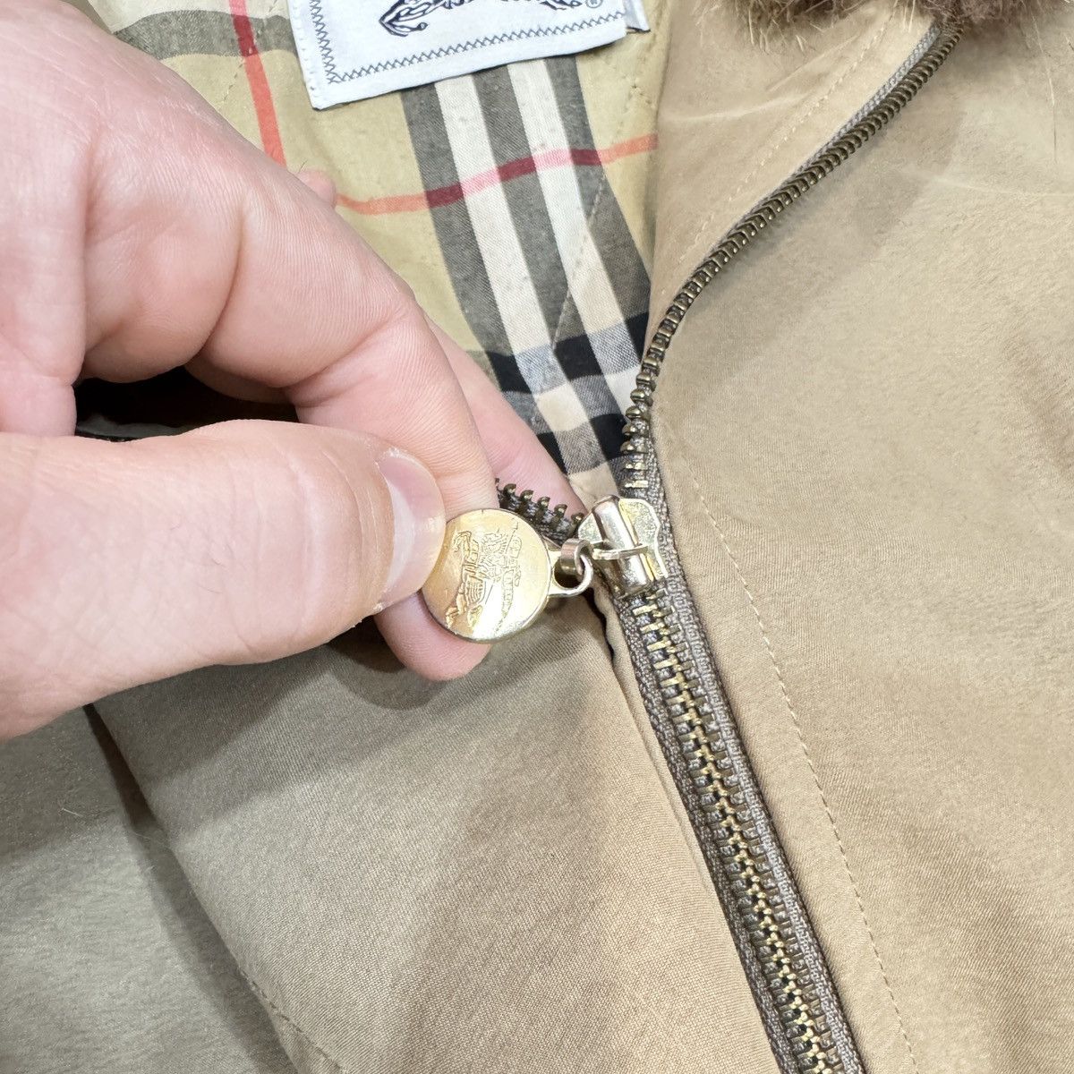 Burberry × Designer × Vintage Vintage Burberrys Womens Parka Natural Fur 44size XL Size L / US 10 / IT 46 - 13 Thumbnail