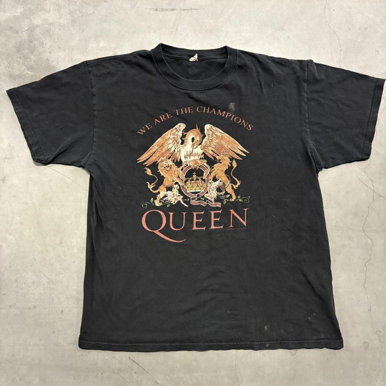 Vintage Crazy Vintage Y2K/2000s Queen We are the Champions Band Tee Black Graphic Tee! Size US L / EU 52-54 / 3 - 1 Thumbnail