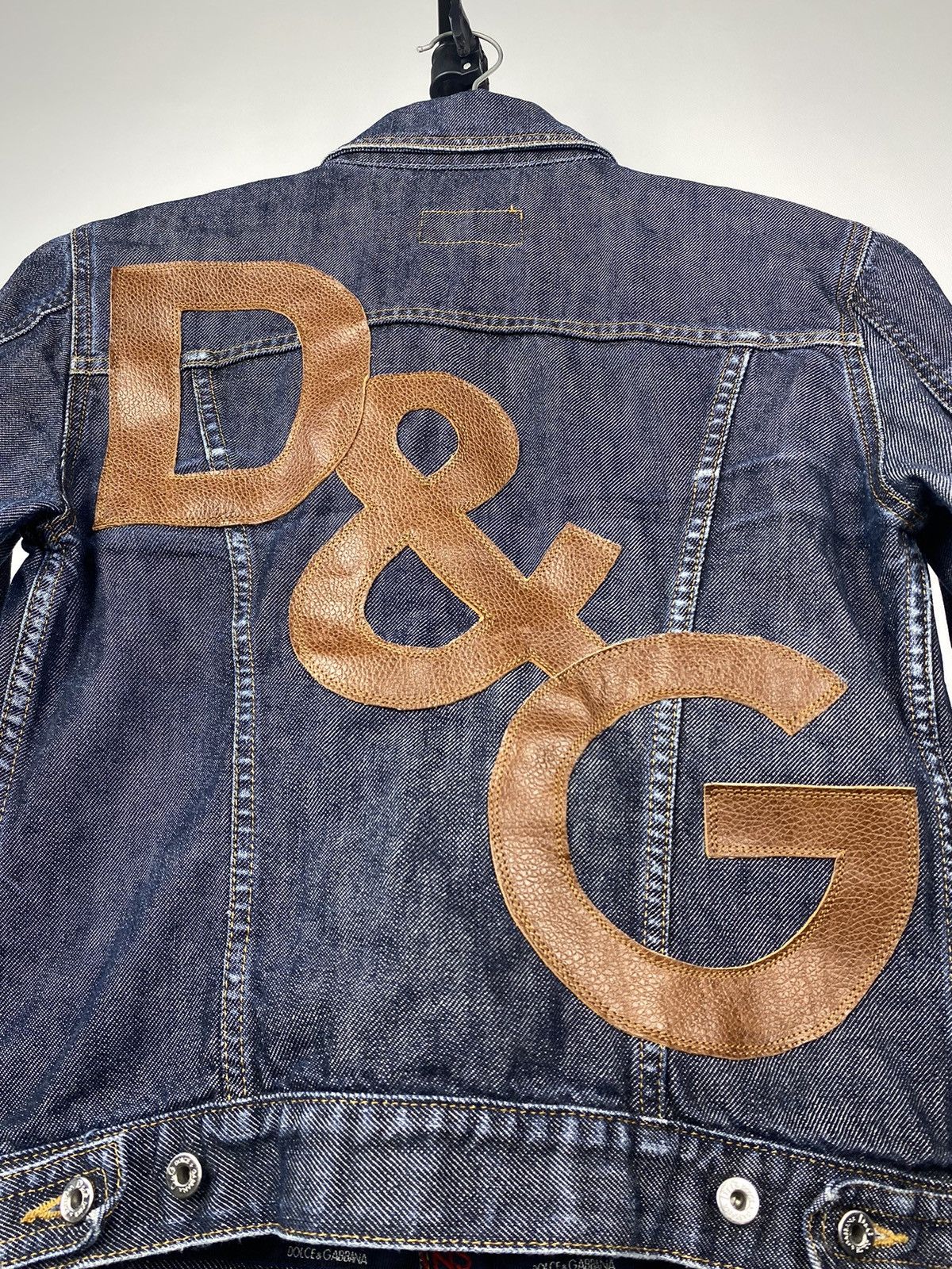 Designer × Dolce & Gabbana 🔥 Archive Big Leather logo D&G Dolce&Gabbana denim jacket Size S / US 4 / IT 40 - 11 Thumbnail