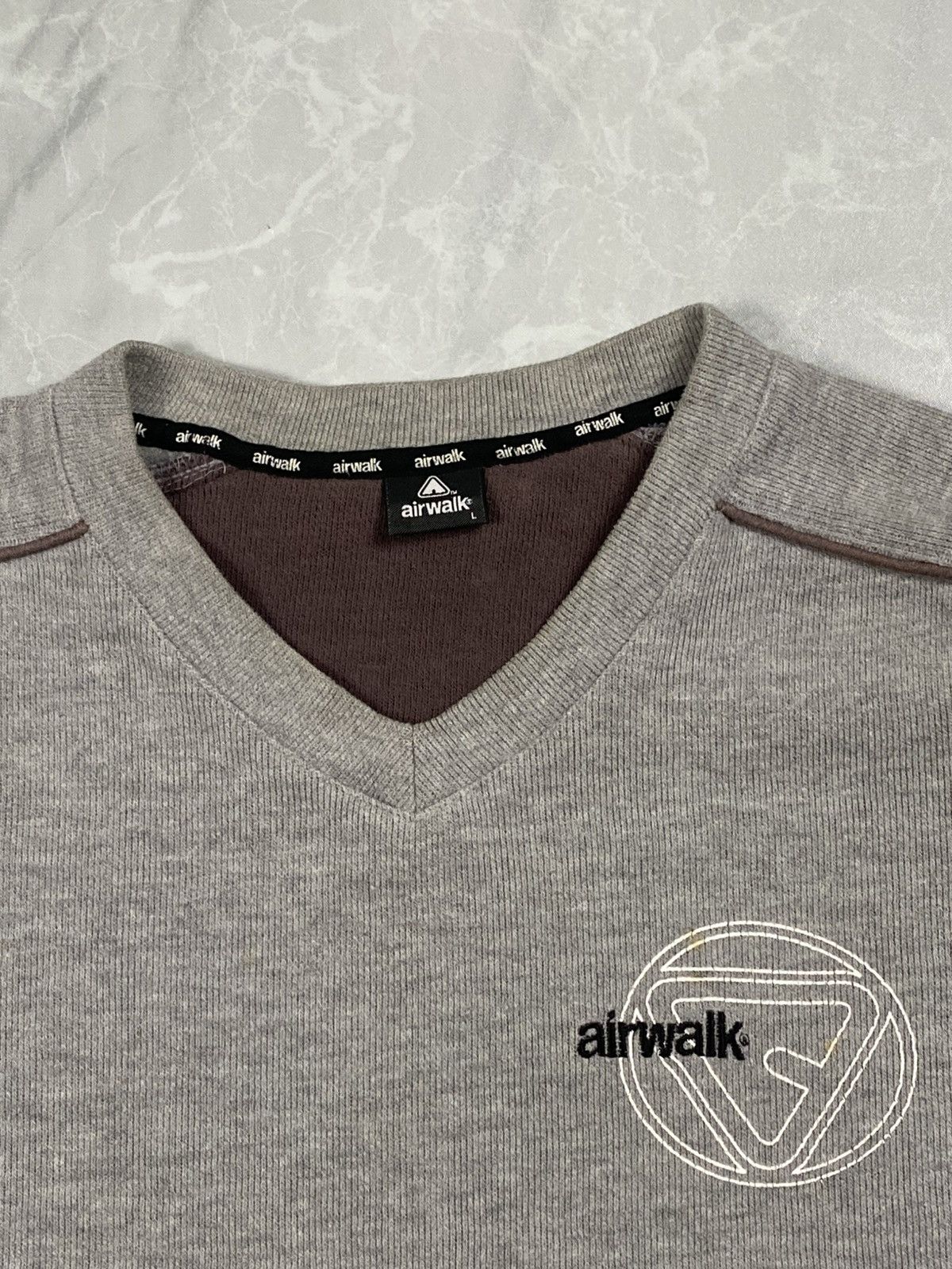 Airwalk Vintage y2k Airwalk Skatebord V Neck Knit Sweatshirt Size US M / EU 48-50 / 2 - 4 Thumbnail