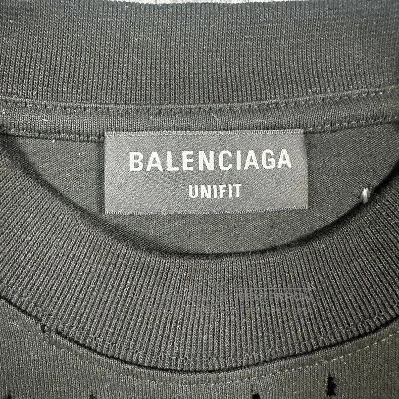 Balenciaga Balenciaga SS22 Cutout Crew Neck T. Size US M / EU 48-50 / 2 - 3 Thumbnail