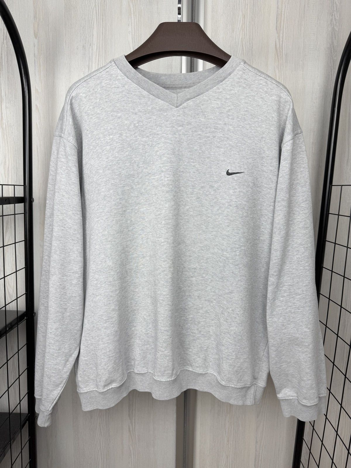 Nike Nike vintage y2k grey basic small logo swoosh sweatshirt Size US L / EU 52-54 / 3 - 2 Thumbnail