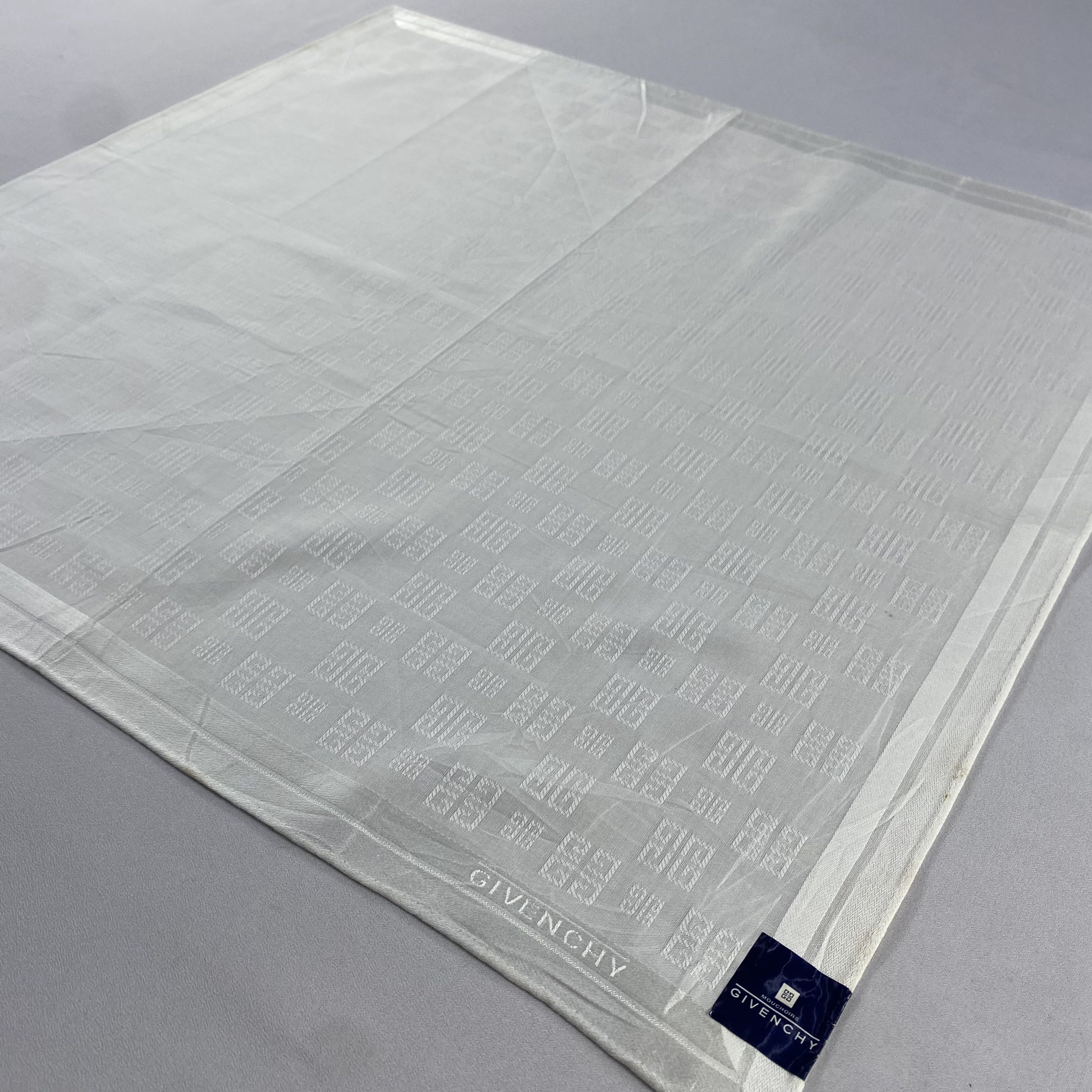 Givenchy × Vintage NWT Givenchy Bandana/ Handkerchief / Neckerchief-P1940 Size ONE SIZE - 2 Thumbnail