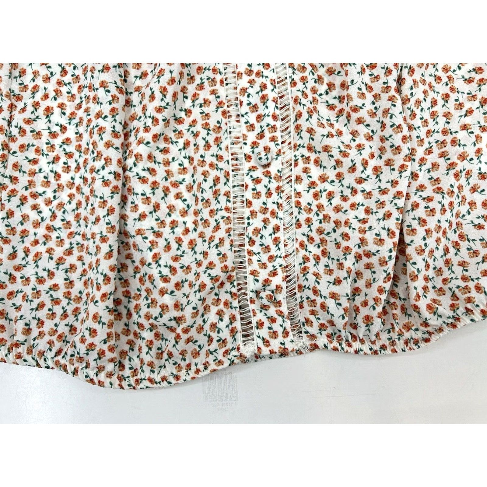 Vintage NWTs Womens Sienna Sky Blouse XS White Floral Off the Shoulder Button Up Shirt Size XS / US 0-2 / IT 36-38 - 4 Thumbnail