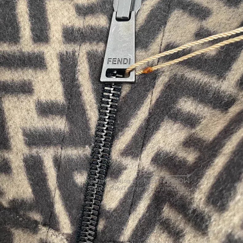 Fendi Fendi Deep Brown Classic Monogram Printed Merino Wool Hood Size XS / US 0-2 / IT 36-38 - 5 Thumbnail