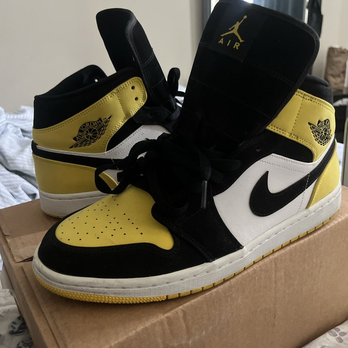 Jordan Brand Yellow toe jordan 1s Size US 11 / EU 44 - 5 Thumbnail