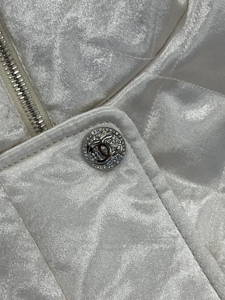Chanel Chanel 23N Ski Series White Pearlescent Cotton Jacket Size XS / US 0-2 / IT 36-38 - 3 Thumbnail