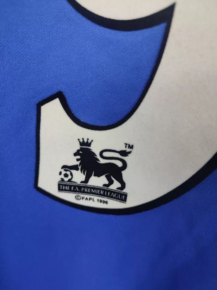 Umbro FC CHELSEA 1999-00 Home FOOTBALL Kit SHIRT SOCCER JERSEY #9 Size US L / EU 52-54 / 3 - 15 Thumbnail