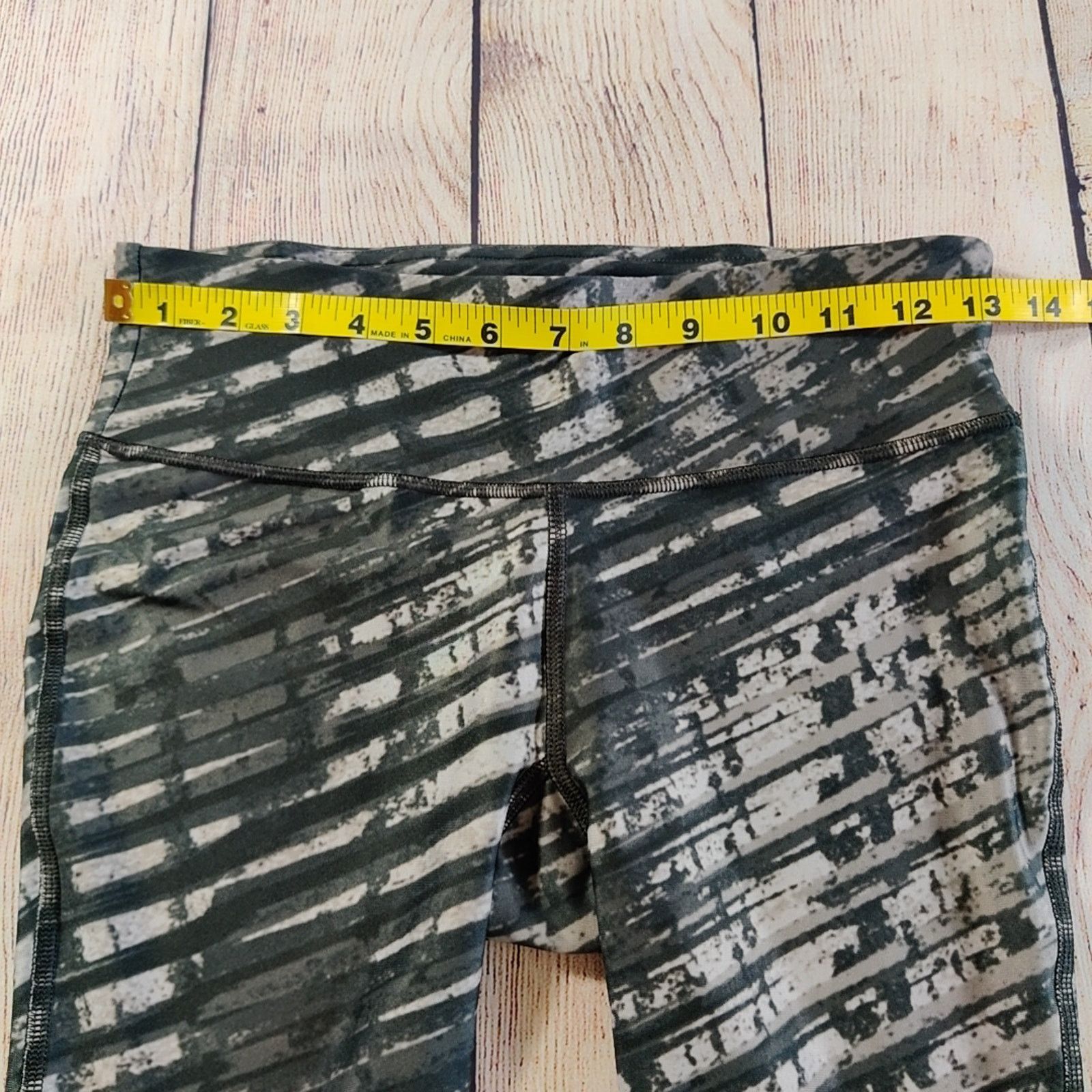 Under Armour Under Armour heat gear compression capri leggings sz S Size 27" / US 4 / IT 40 - 7 Thumbnail