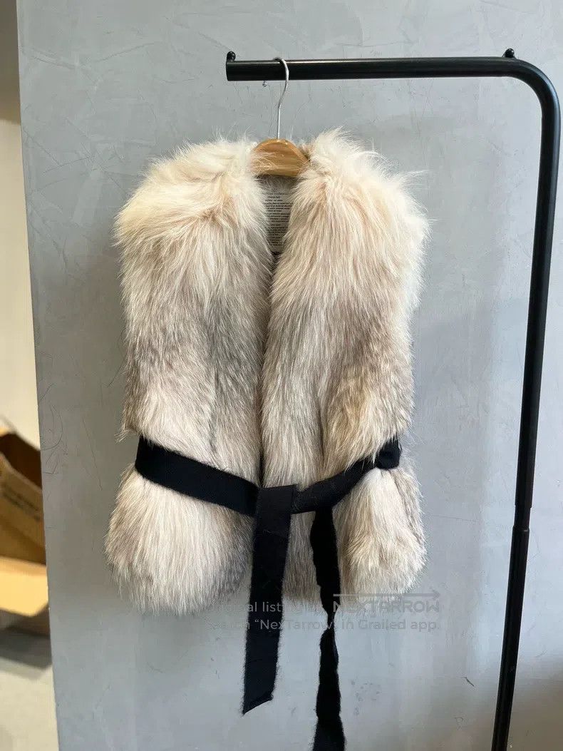 Brunello Cucinelli Brunello Cucinelli Fox Fur Sleeveless Vest Size XS / US 0-2 / IT 36-38 - 1 Thumbnail