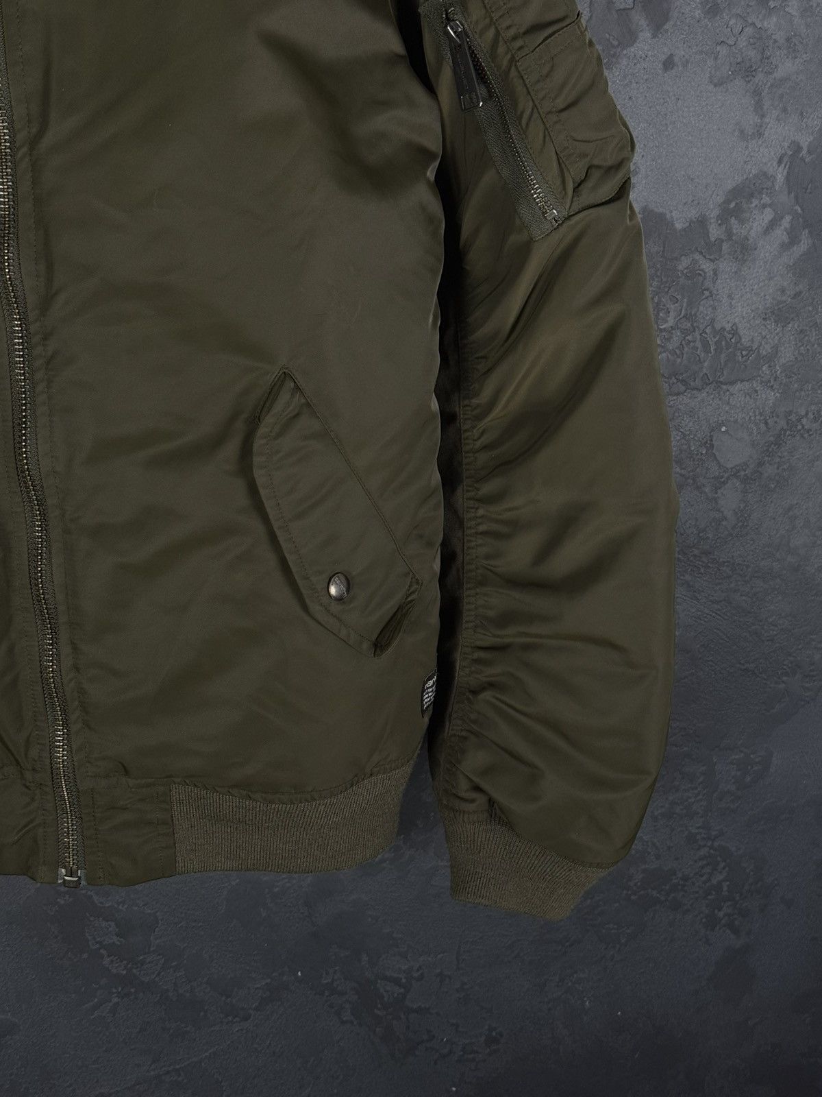 Carhartt Carhartt WIP Ashton Bomber Army Green Size L Size US L / EU 52-54 / 3 - 8 Thumbnail