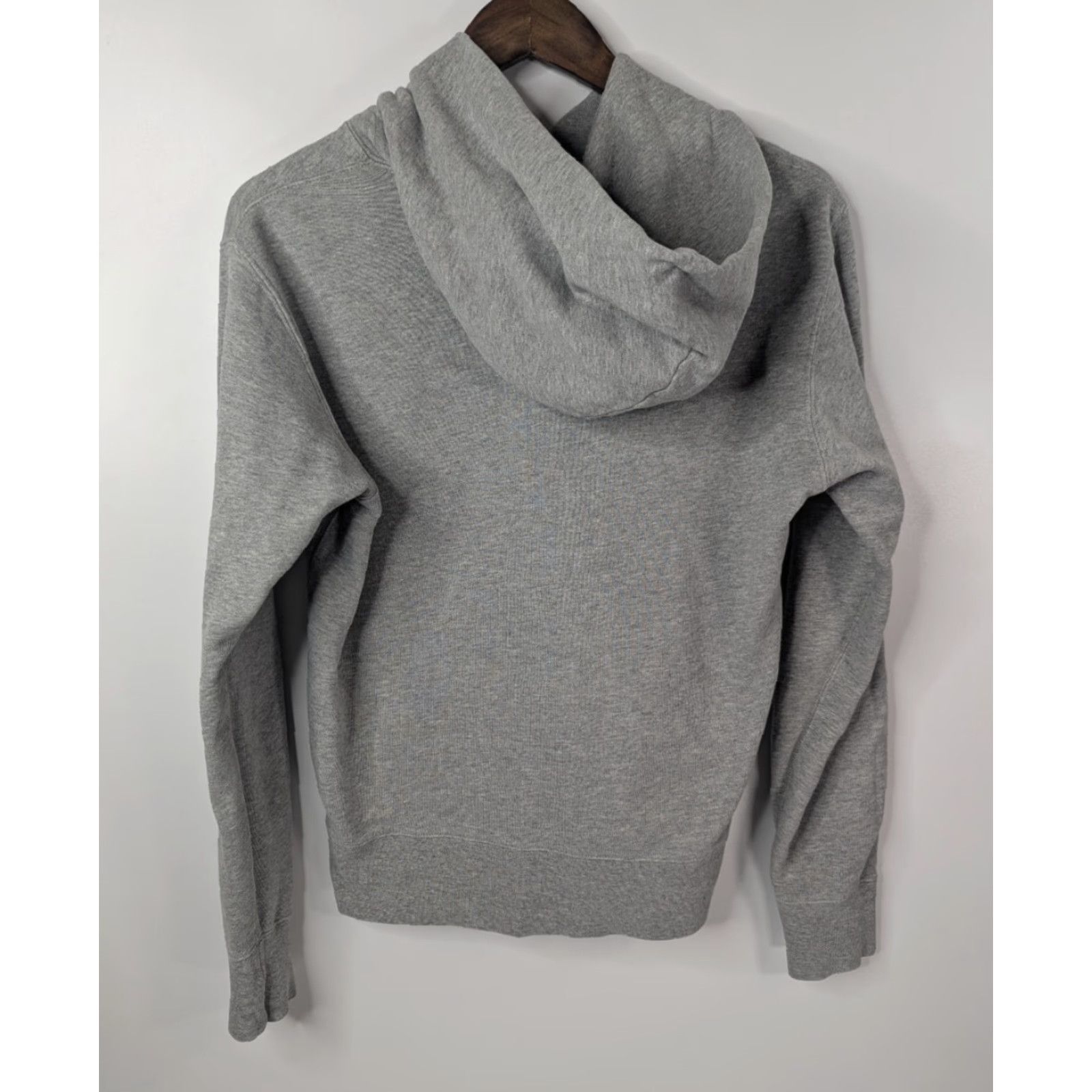 Uniqlo **Uniqlo x Pharrell Williams Gray Pullover Hoodie Size XS** User: Vintage Uniqlo x Pharrell Williams Gray Pullover Hoodie Size XS Size US XS / EU 42 / 0 - 5 Thumbnail